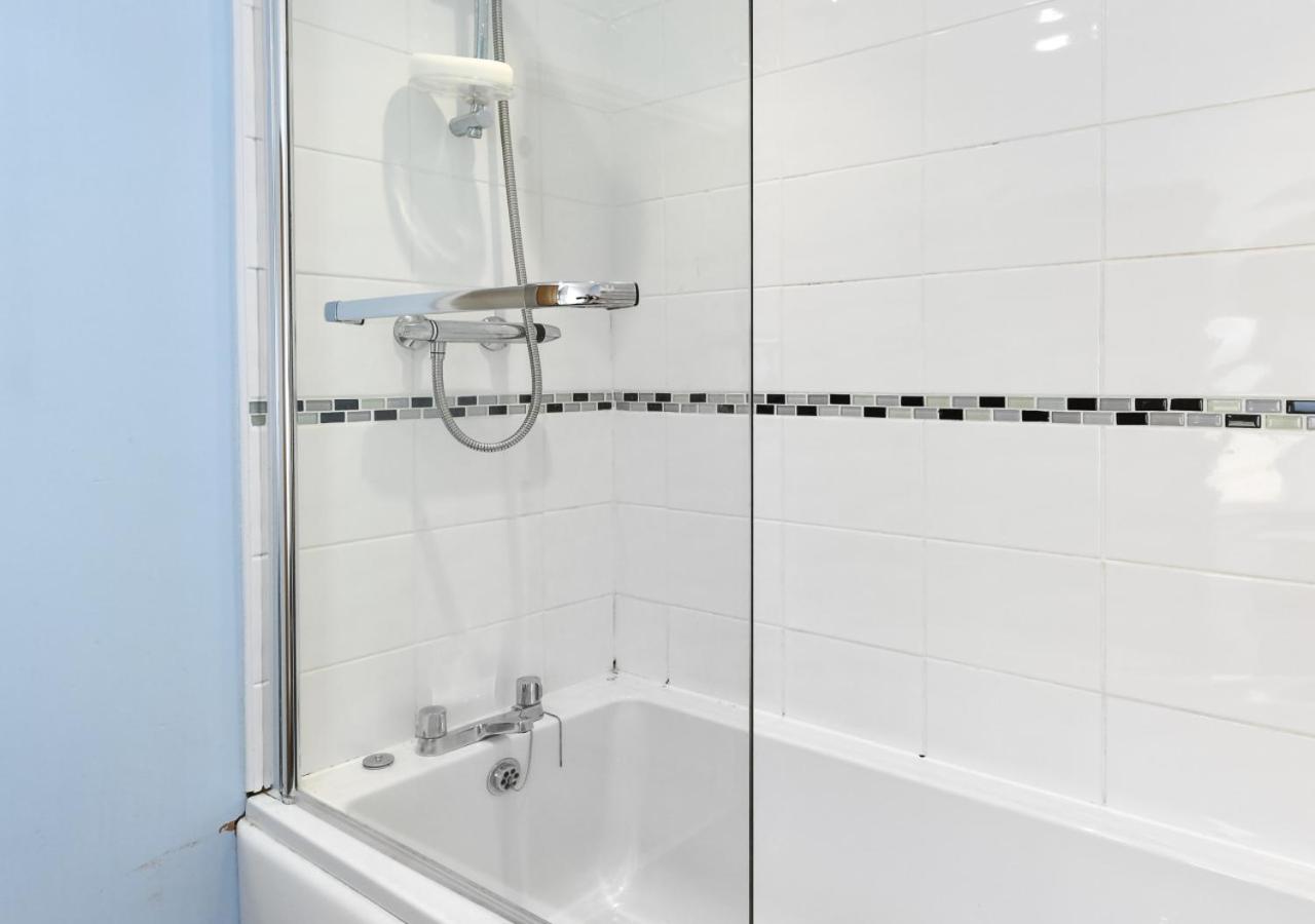 3 Bed in Llanbedrog oc-brntr view 3