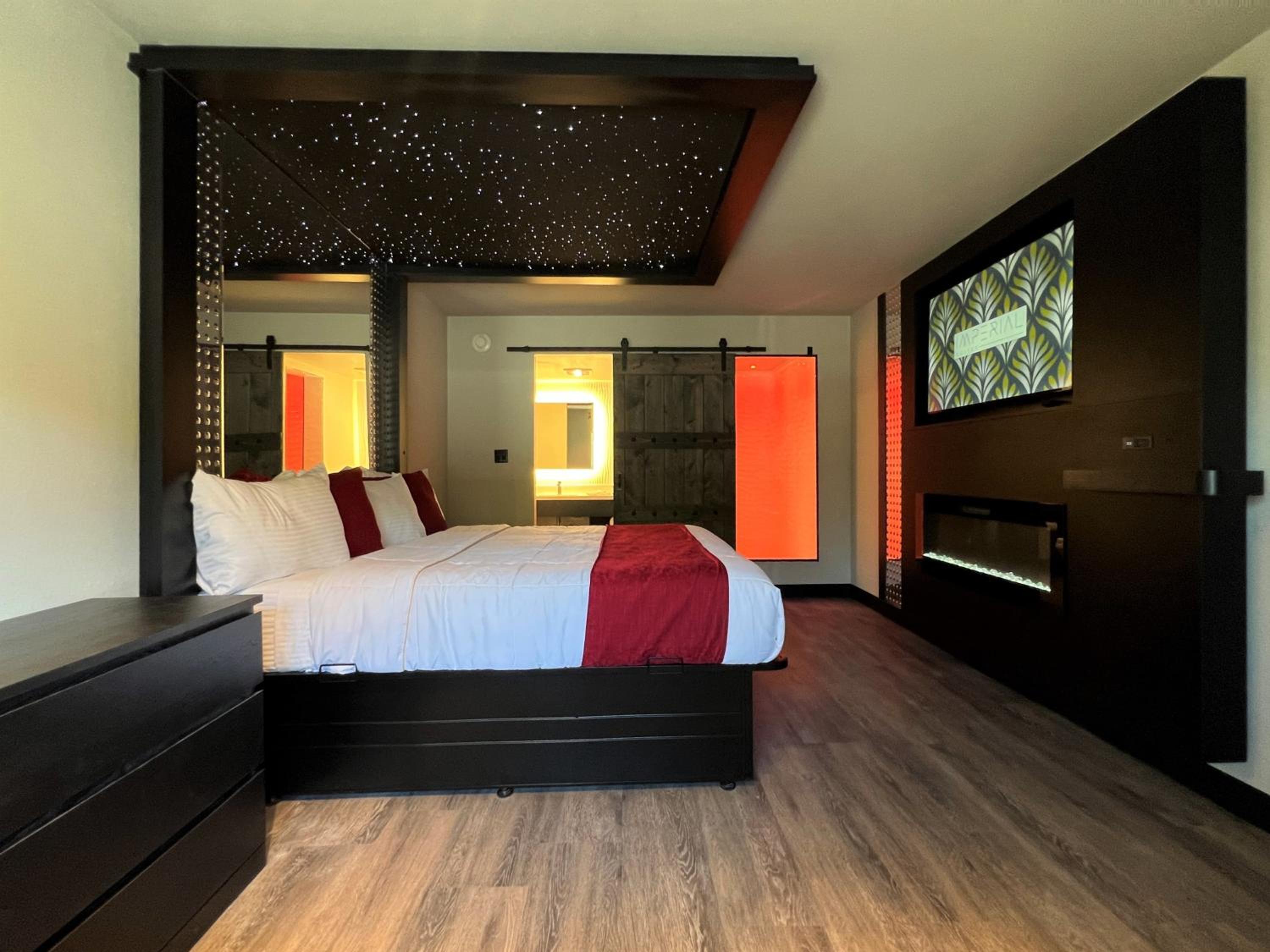 Imperial Suites, Adults Only