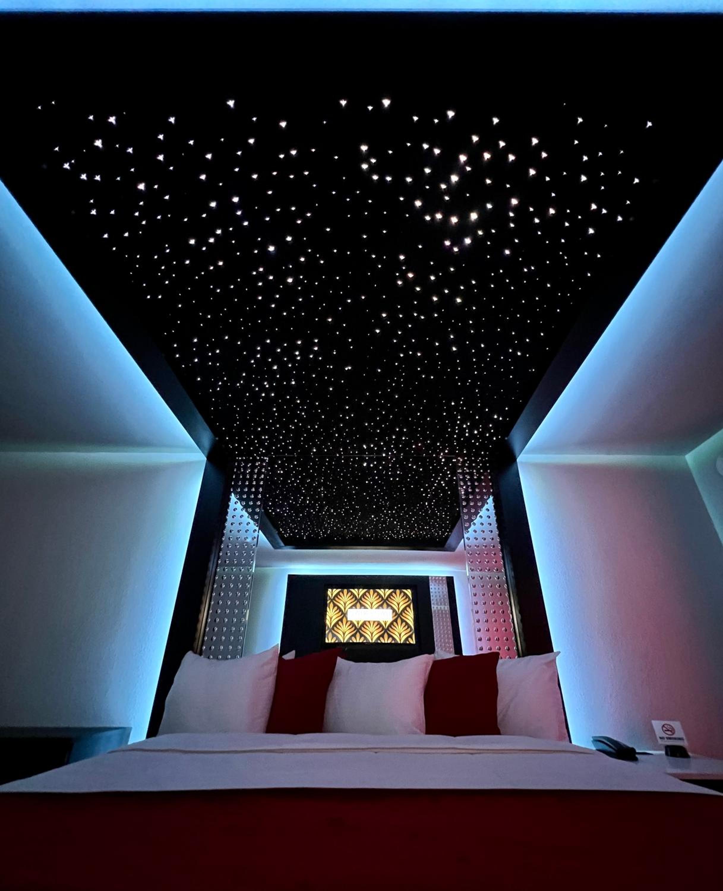 Imperial Suites, Adults Only