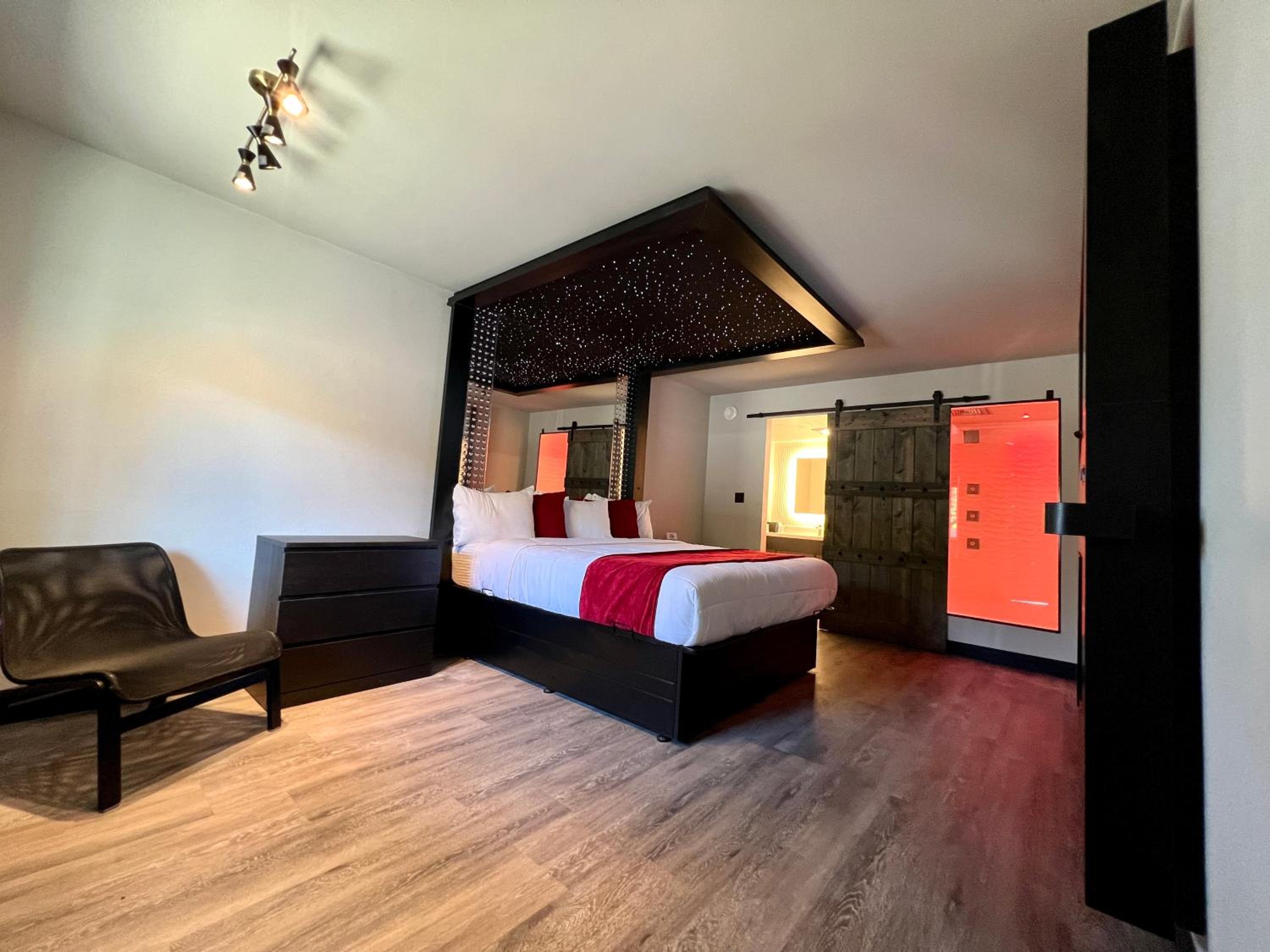 Imperial Suites, Adults Only
