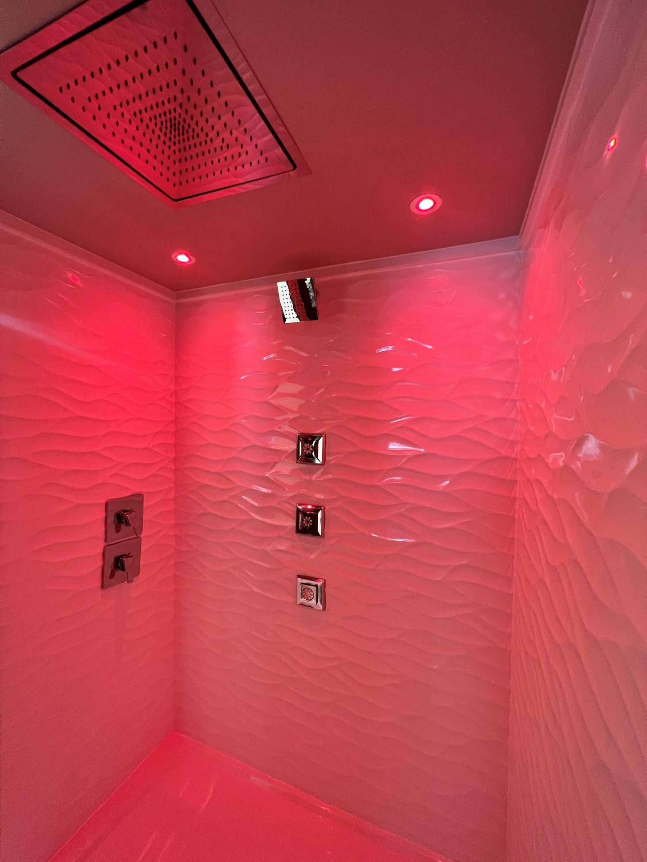 Imperial Suites, Adults Only