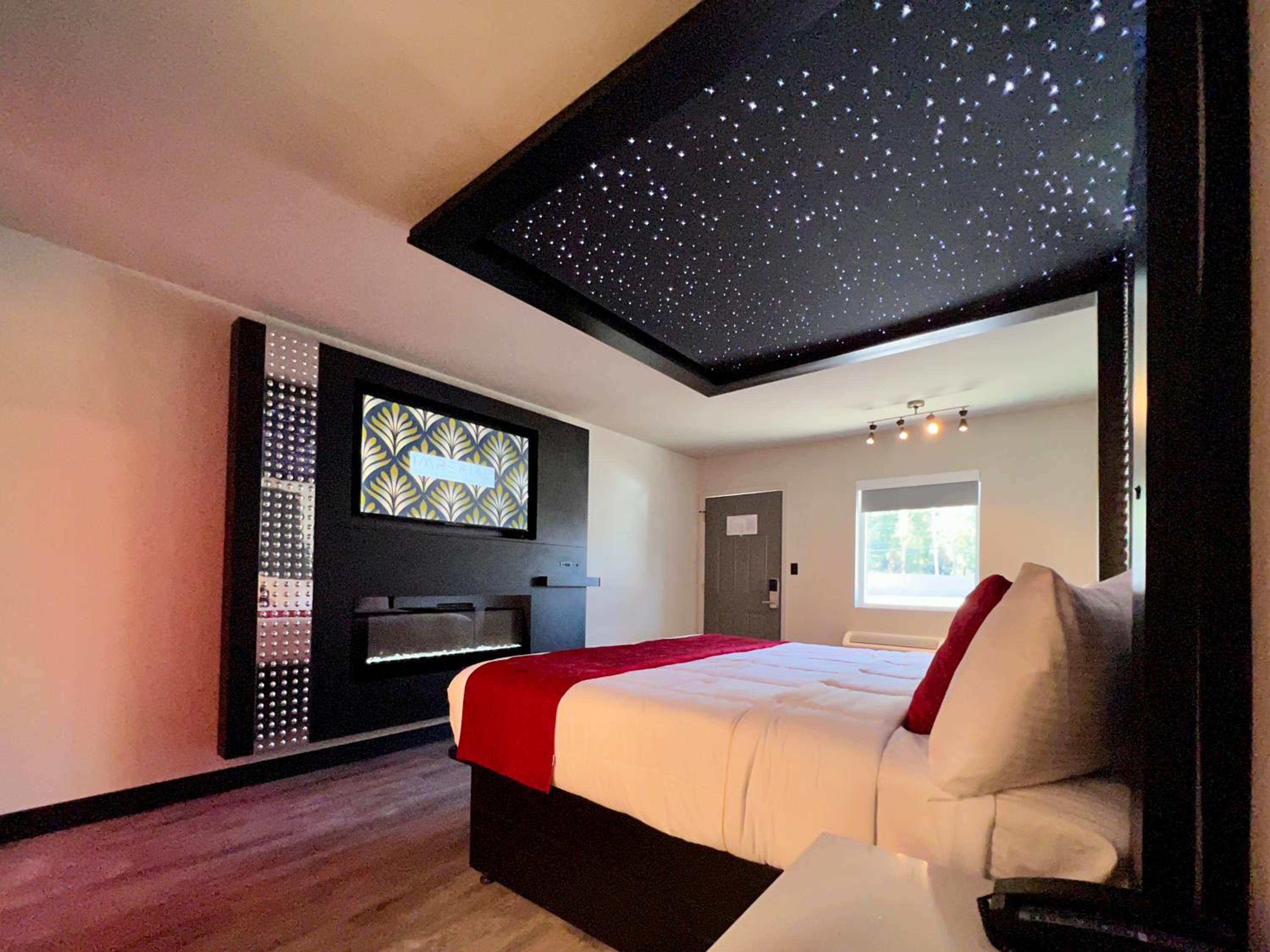 Imperial Suites, Adults Only