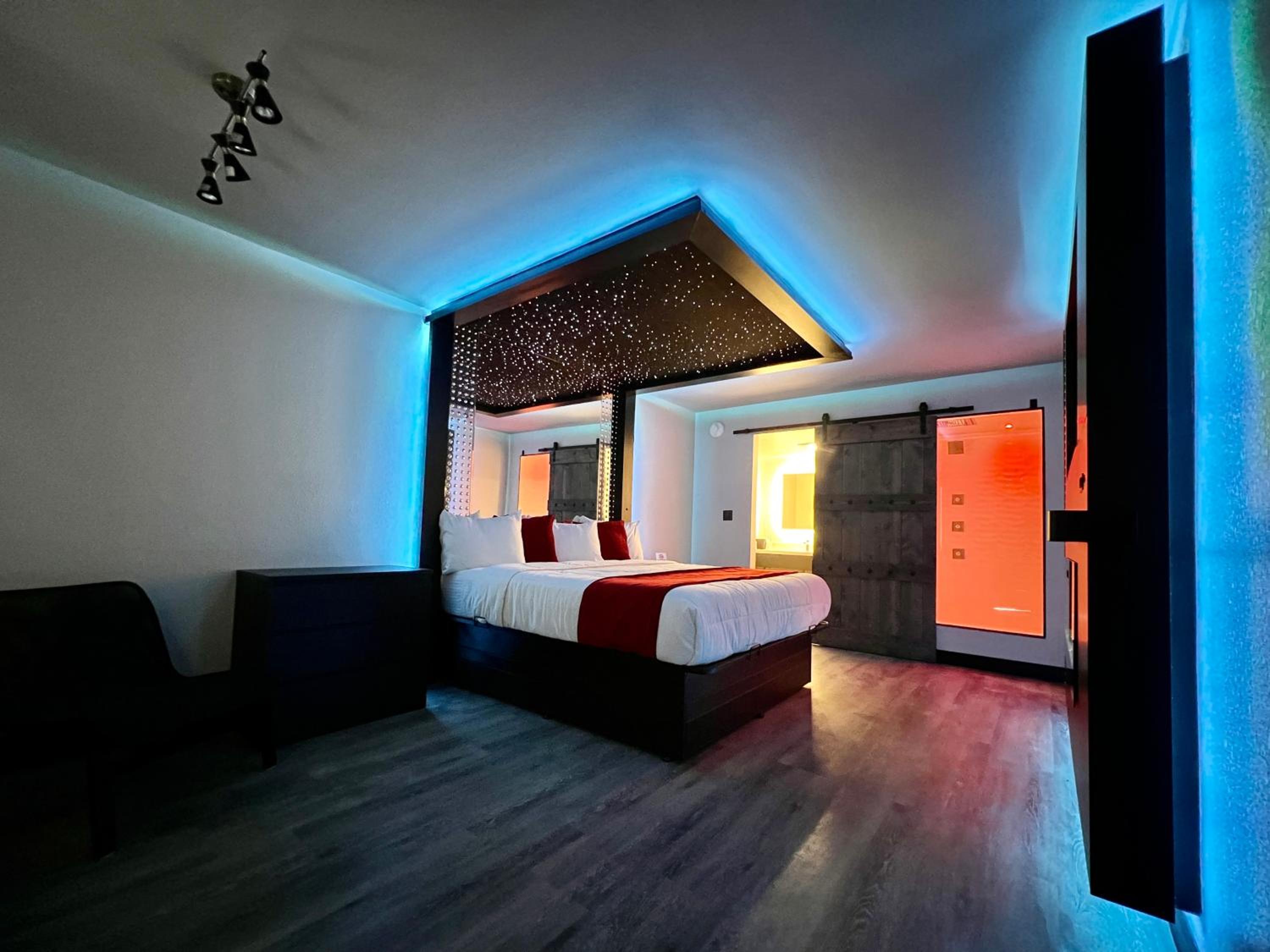 Imperial Suites, Adults Only