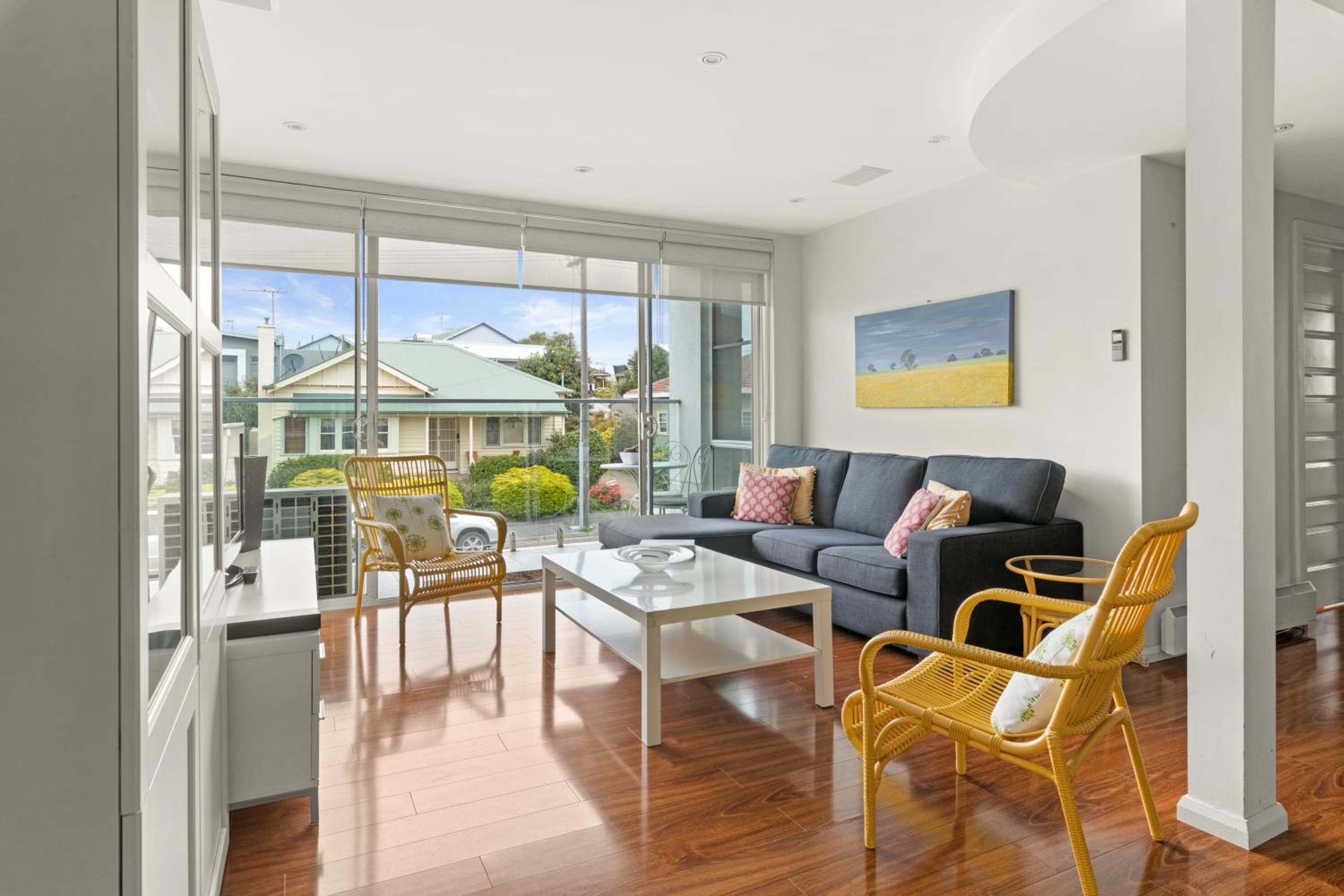 Captains Retreat Apartments and Cottages