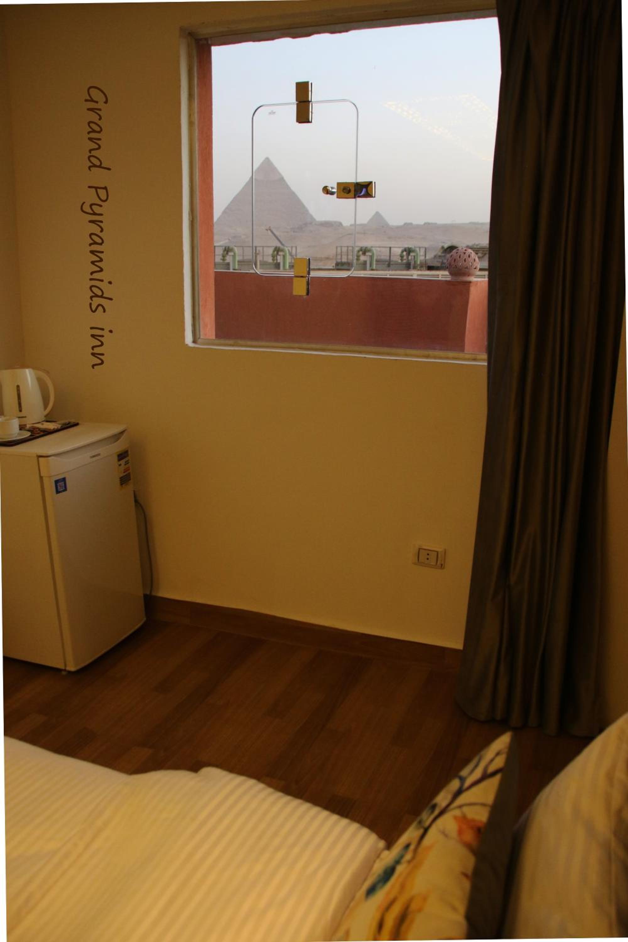 Grand Pyramids Inn