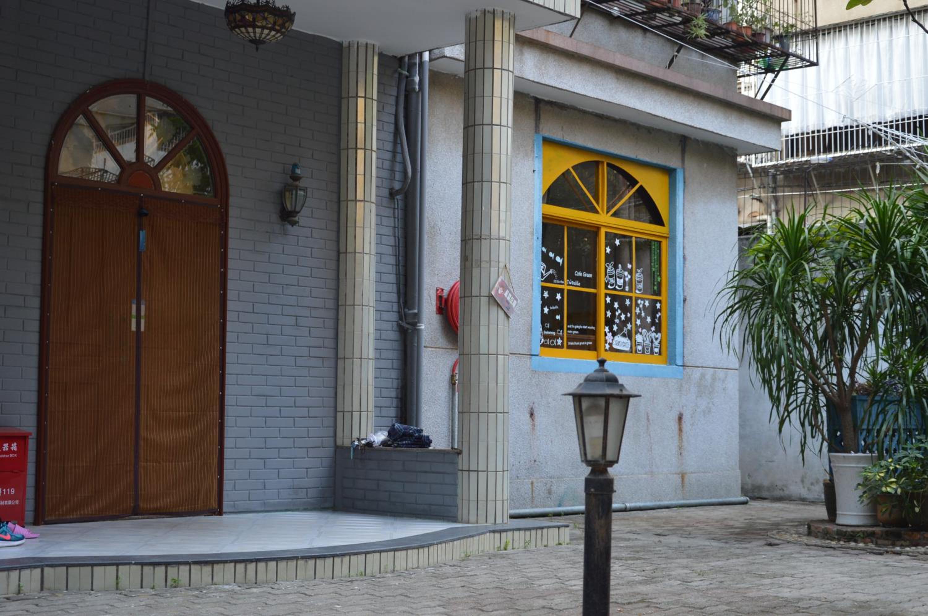 No. 6 Cuobian Hostel view 3