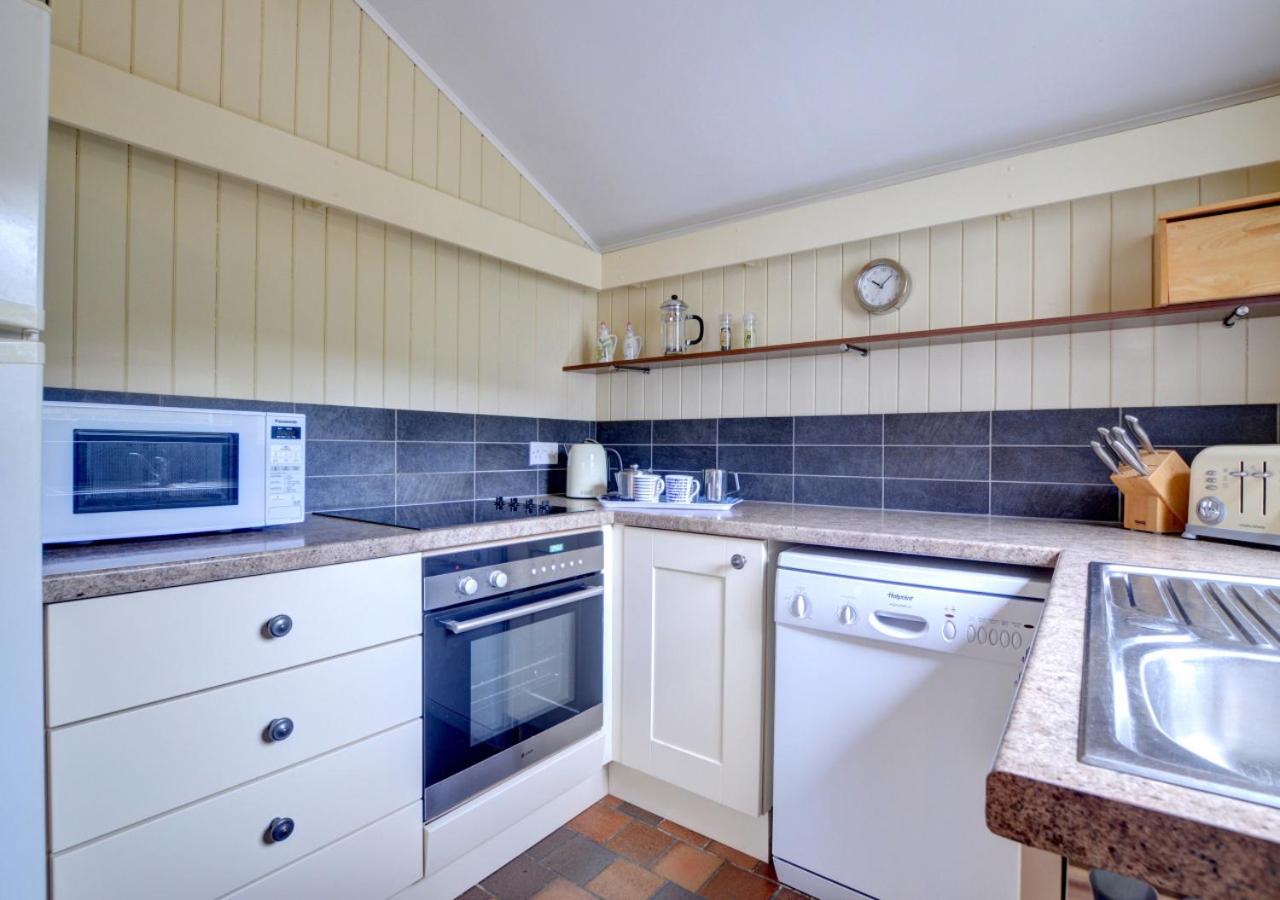 2 Bed in Little Haven oc-wav325 view 3
