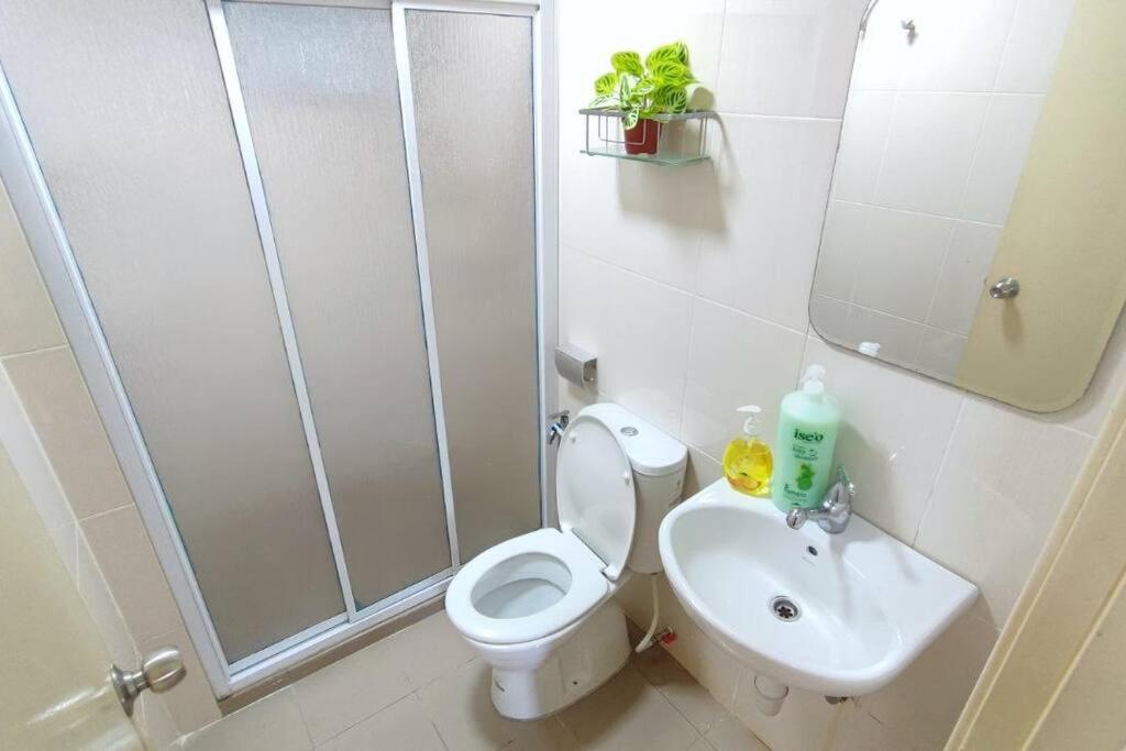 YOLO Budget CONDO KL NETFLIX WIFI