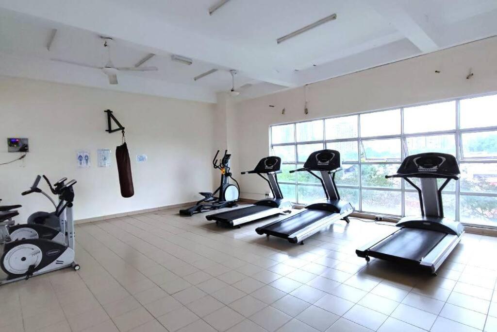 YOLO Budget CONDO KL NETFLIX WIFI
