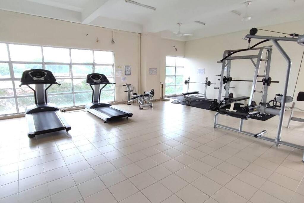 YOLO Budget CONDO KL NETFLIX WIFI