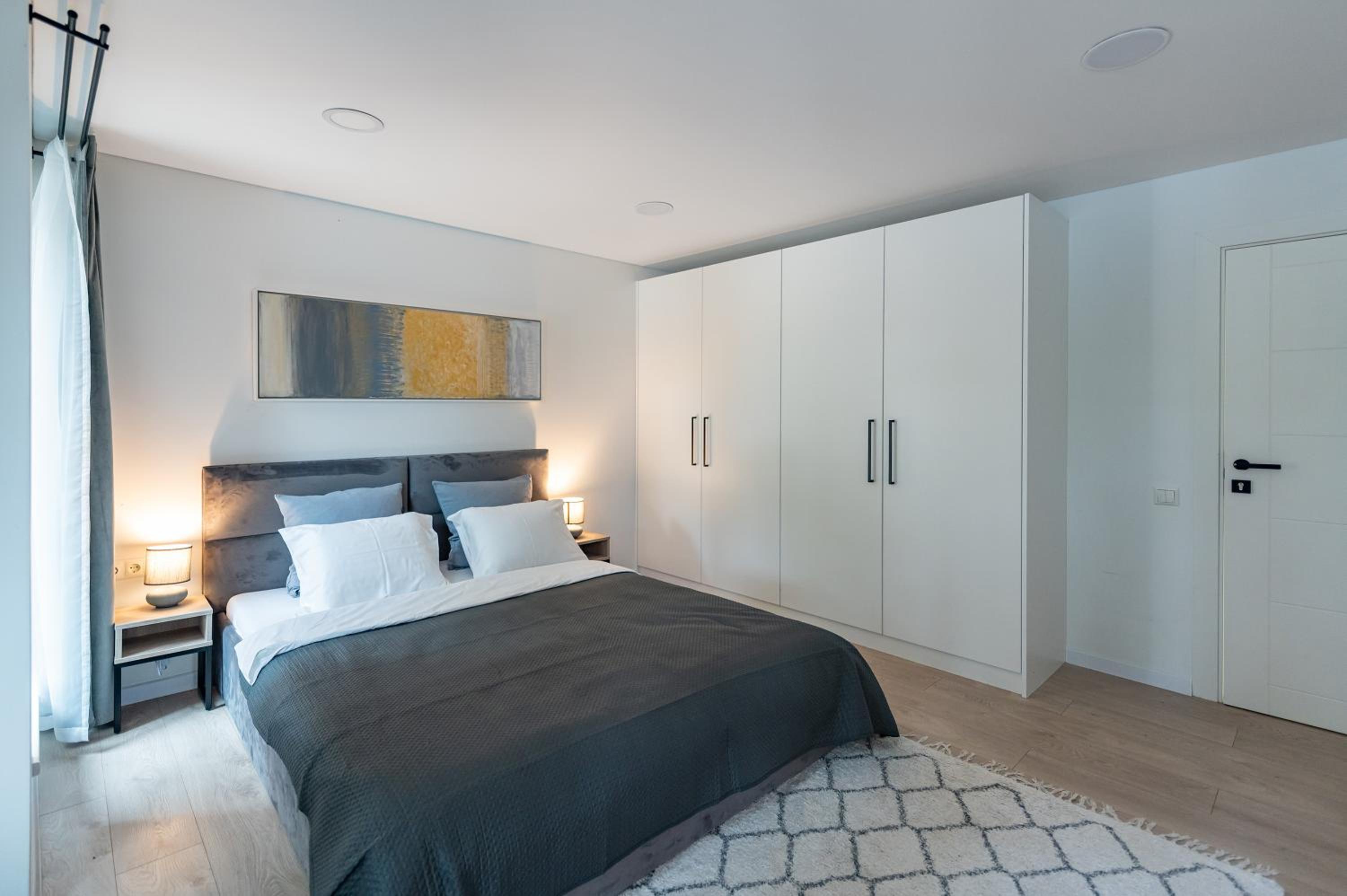 RIVERFRONT 2BD Old Town Apartment by Domvia view 5