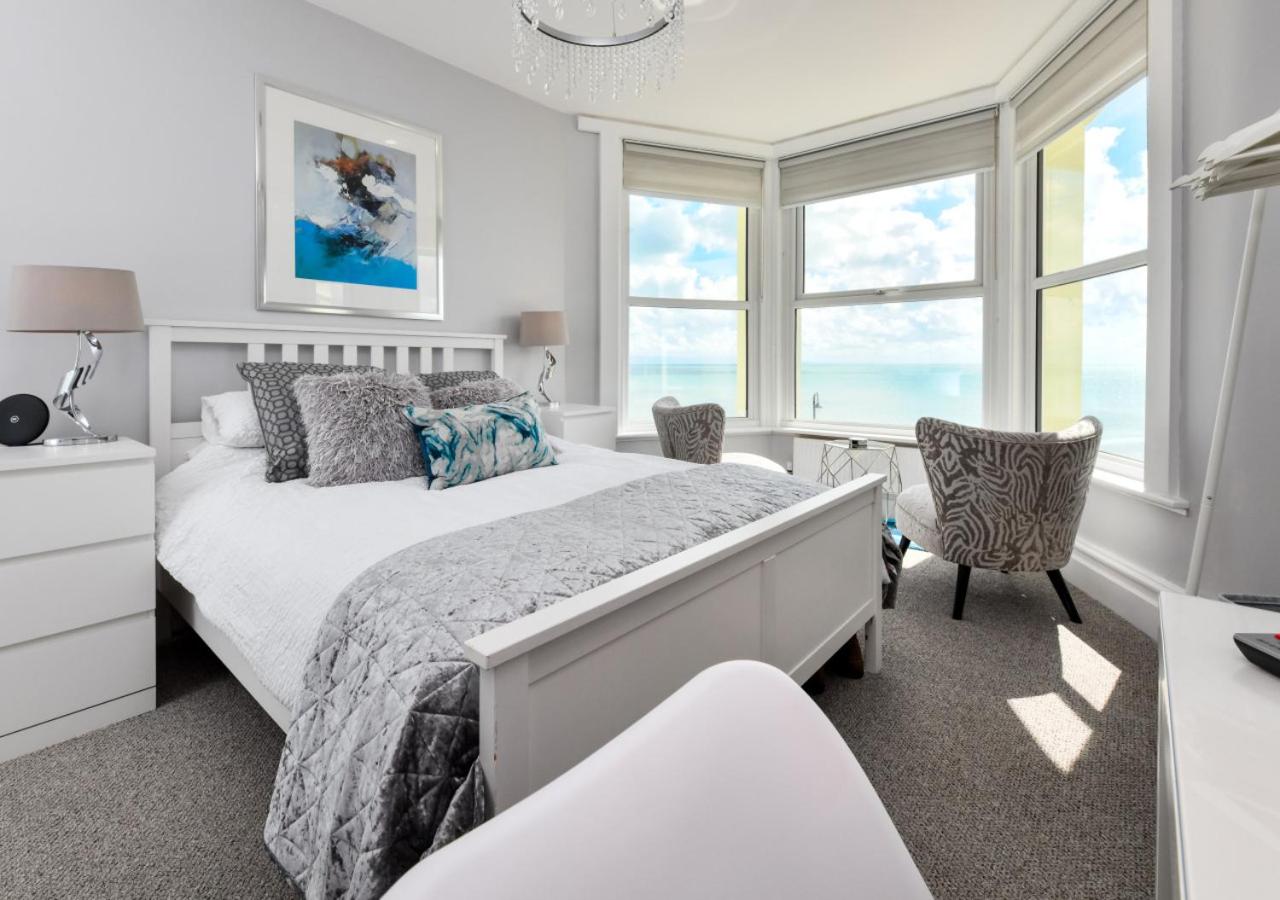 3 Bed in Pwllheli oc-sealig view 4