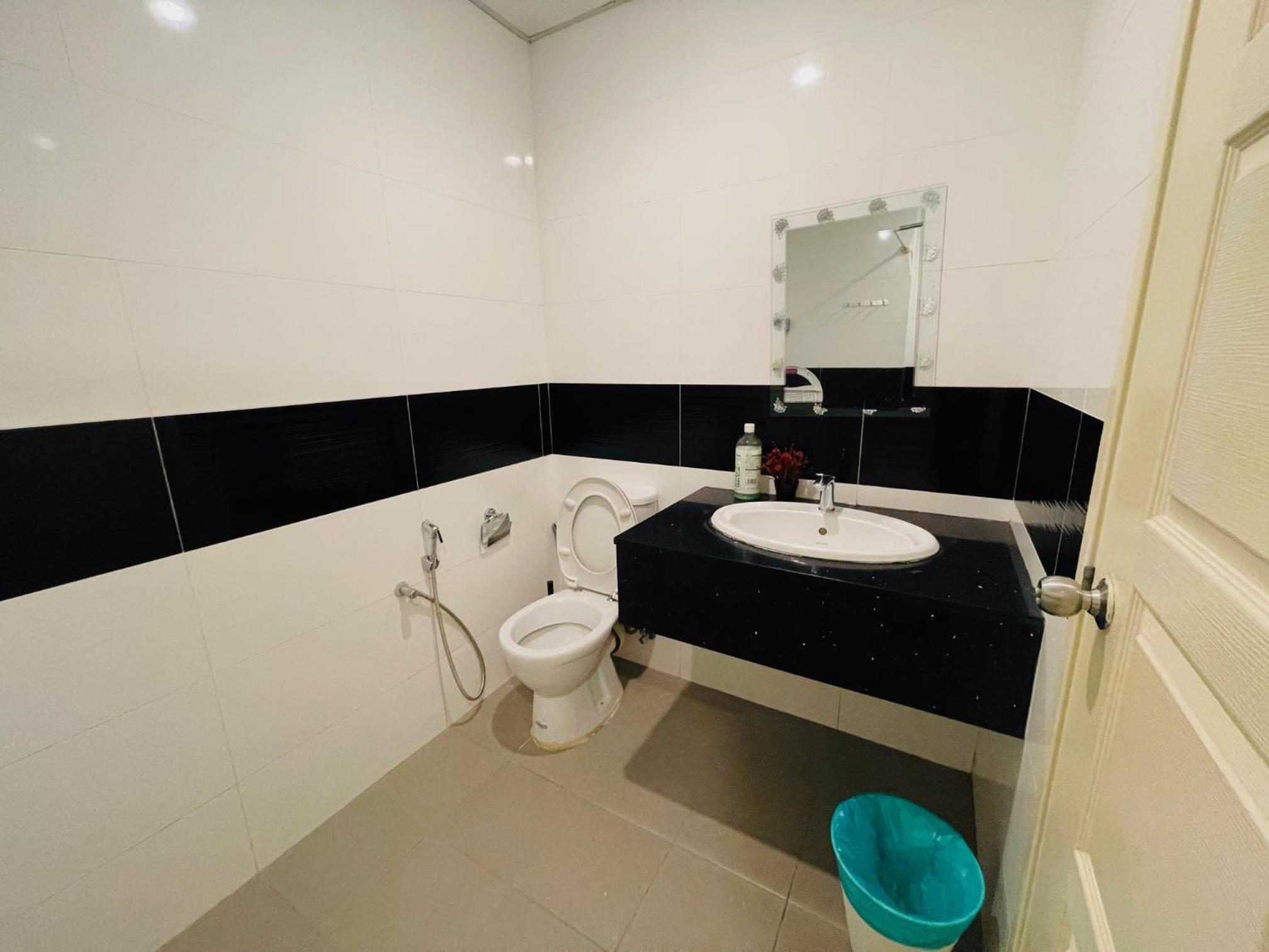 Mansion One by Hejmo Suites photo 8