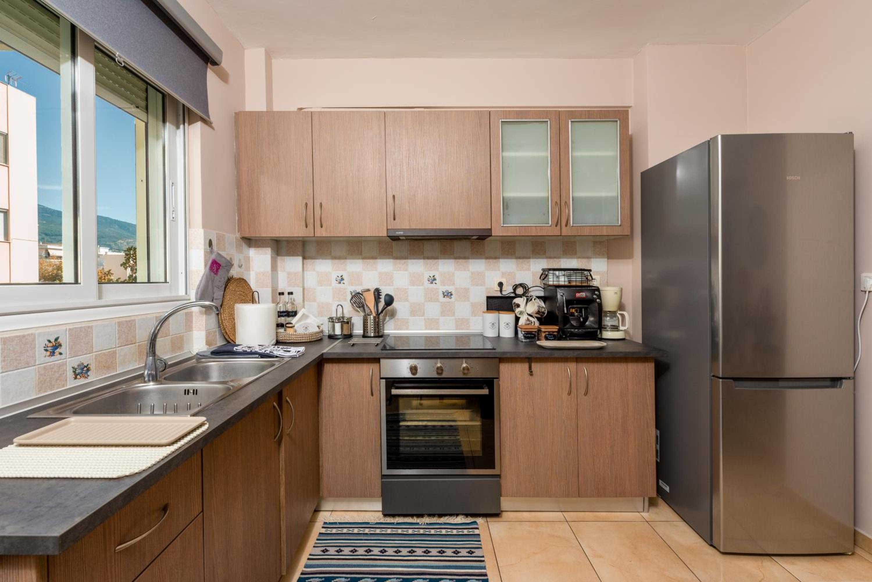 Eleni's modern apartment photo 3