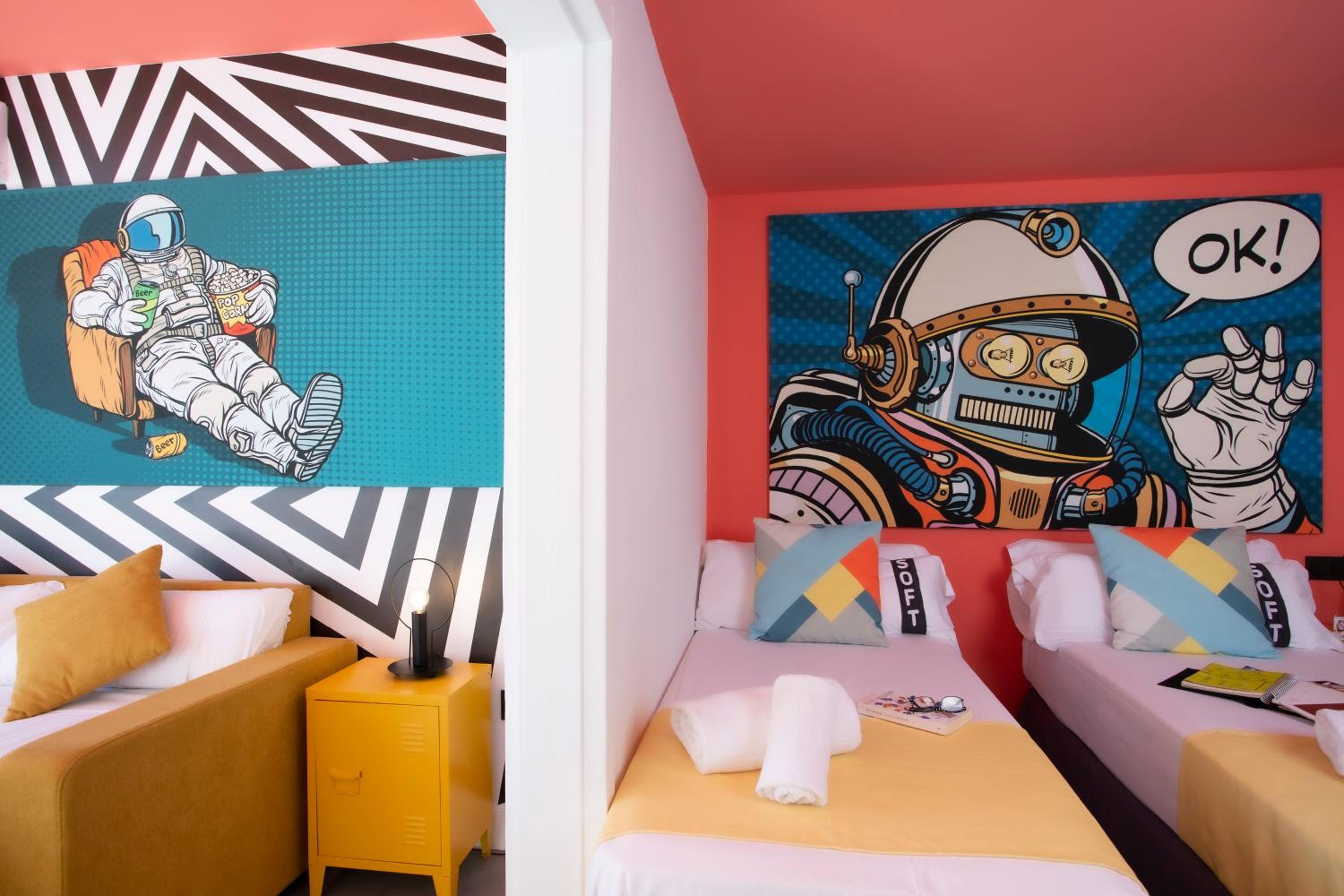Casual Pop Art Benidorm by Casual Hoteles