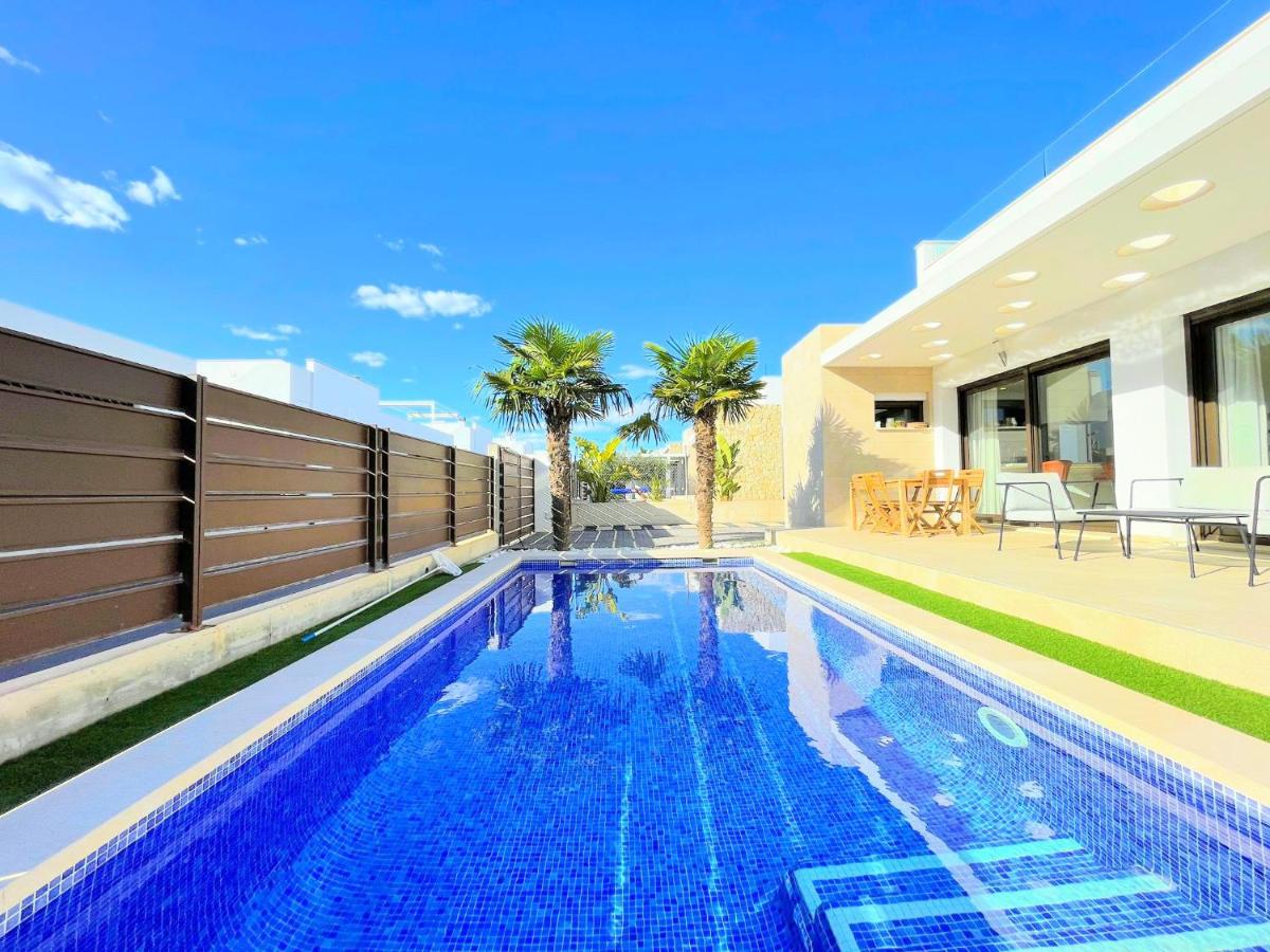Villa Vistabella Golf Resort by Villas&You view 3