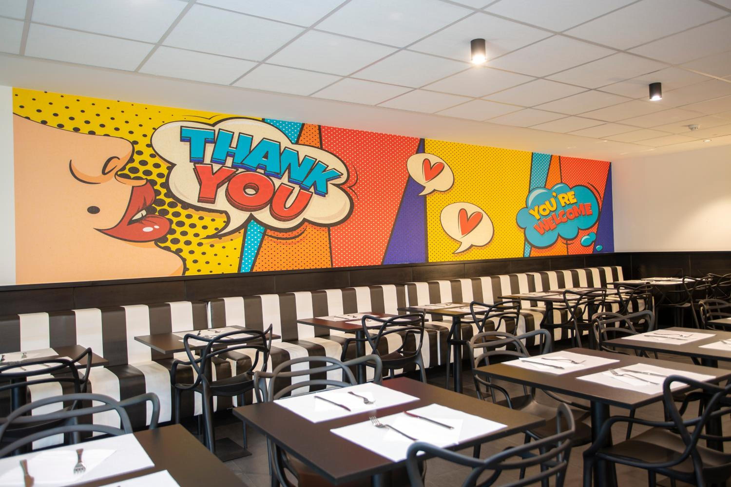 Casual Pop Art Benidorm by Casual Hoteles