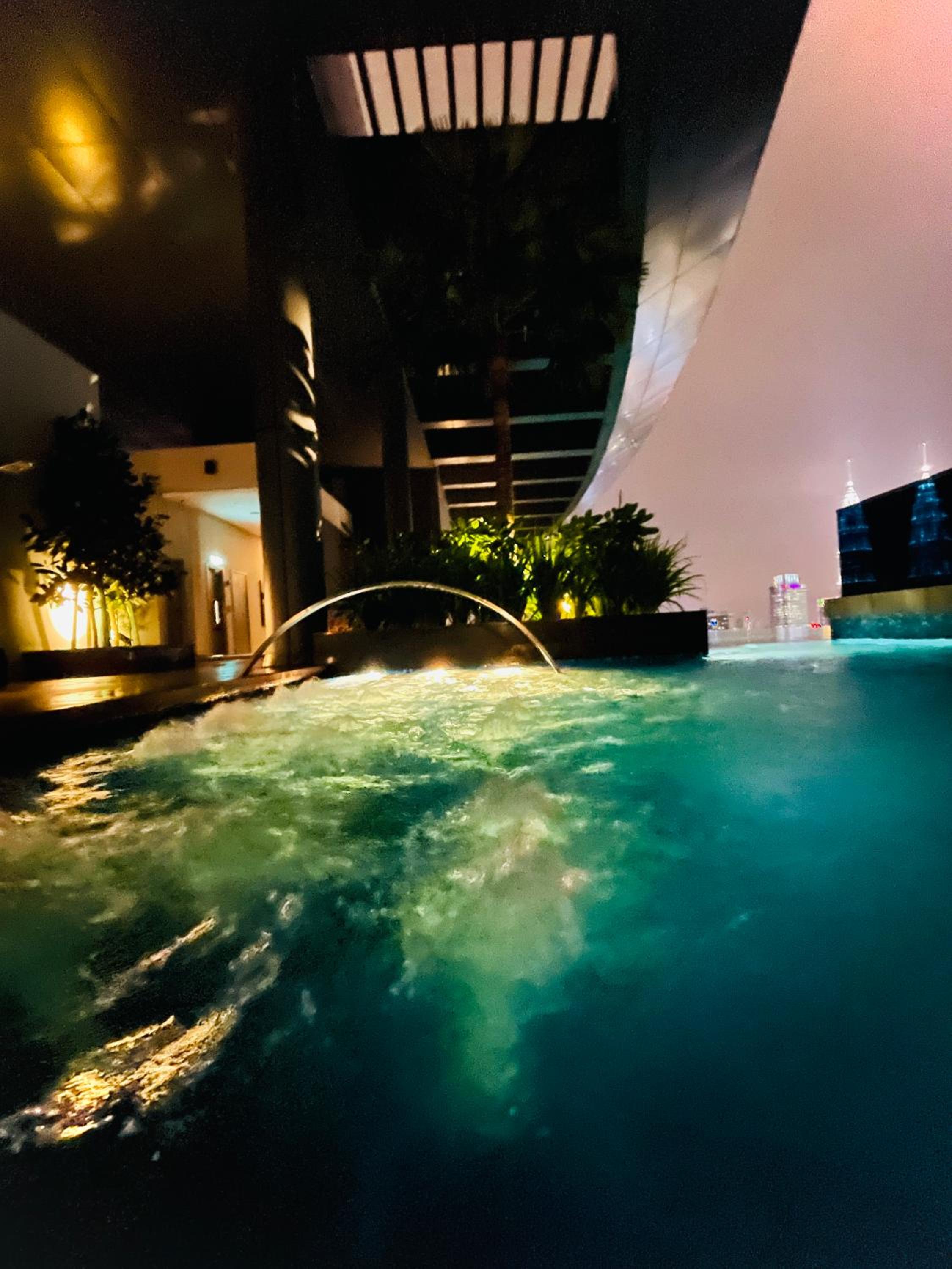 Eaton residences KLCC m@h