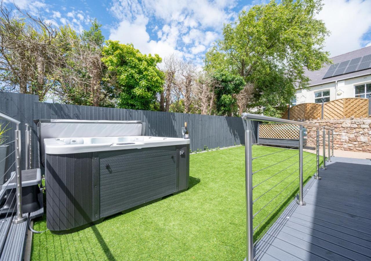3 Bed in Reynoldston oc-hh330 view 4