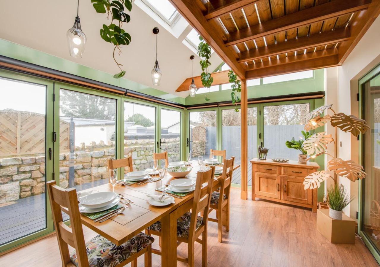 3 Bed in Reynoldston oc-hh330 view 2