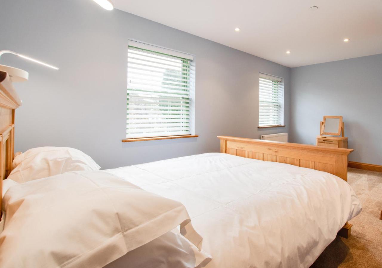 3 Bed in Reynoldston oc-hh330 view 5