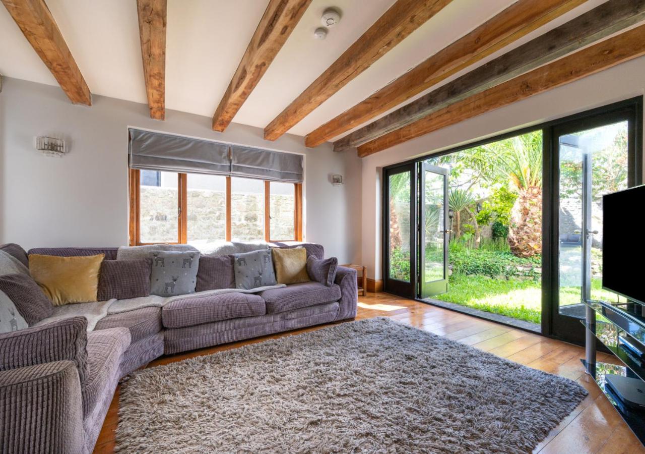 6 Bed in Tenby oc-pw9249 view 3