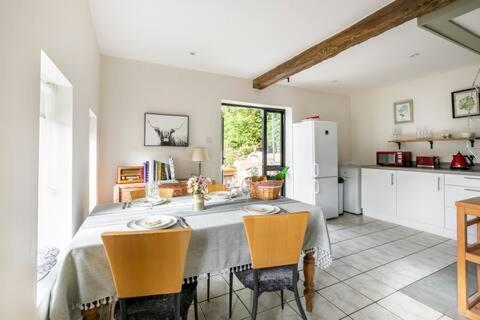 Idyllic 2- Bedroom barn with amazing views view 5