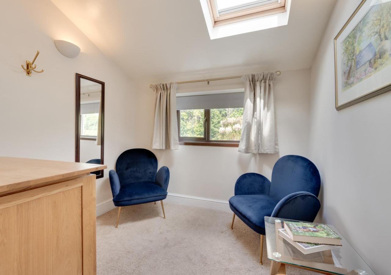 3 Bed in Tenby oc-pw1025 view 4