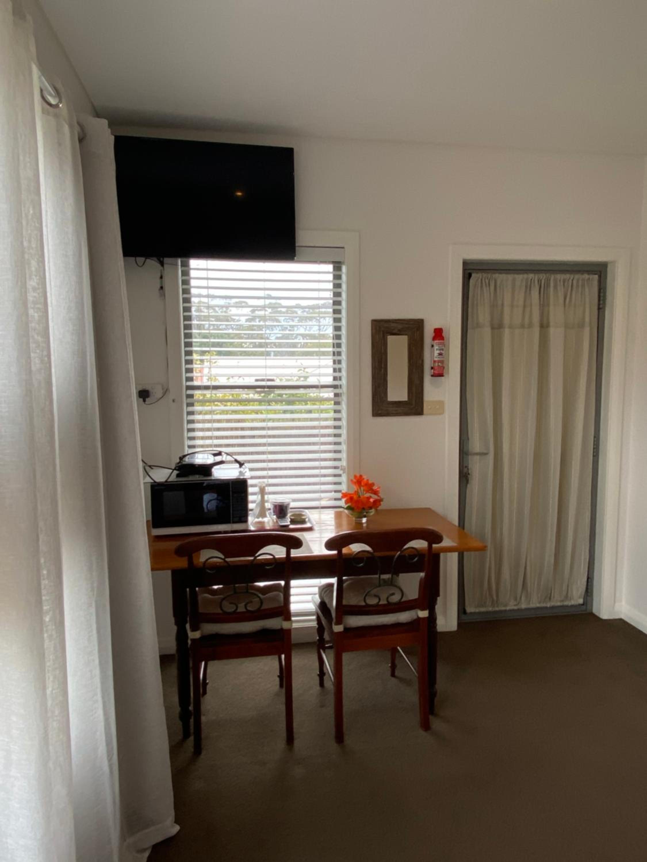 Serenity Lodge for Couples