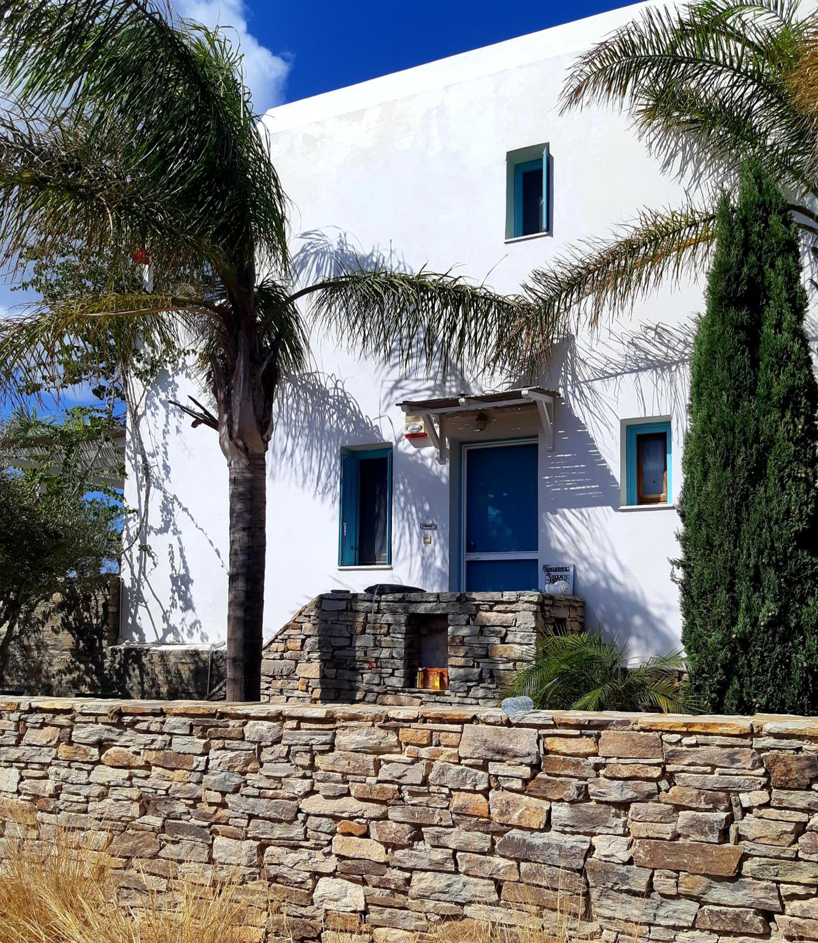 Villa Sofi in Saint George Antiparos (pool&sea)