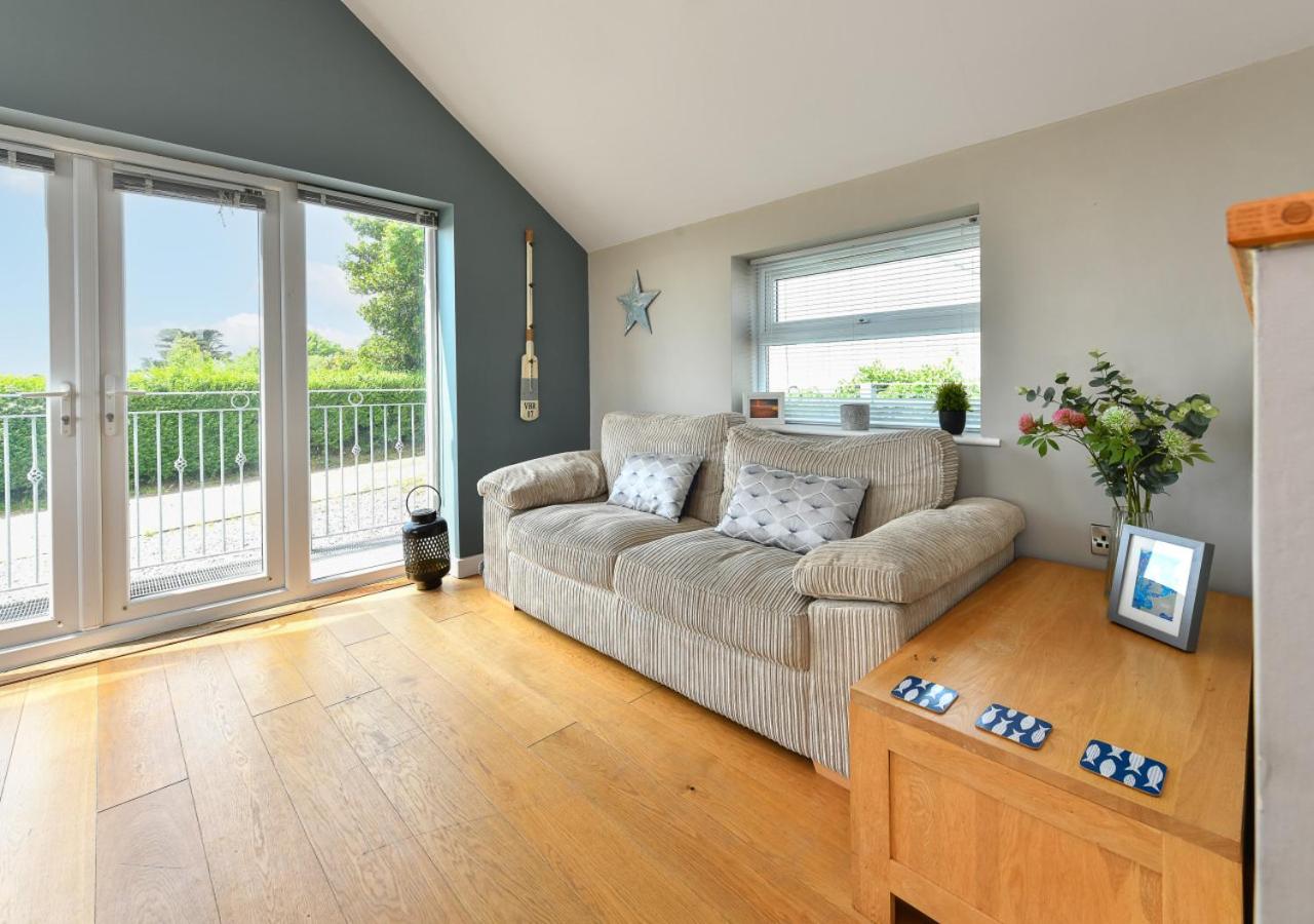 2 Bed in Abersoch oc-barnpl view 2