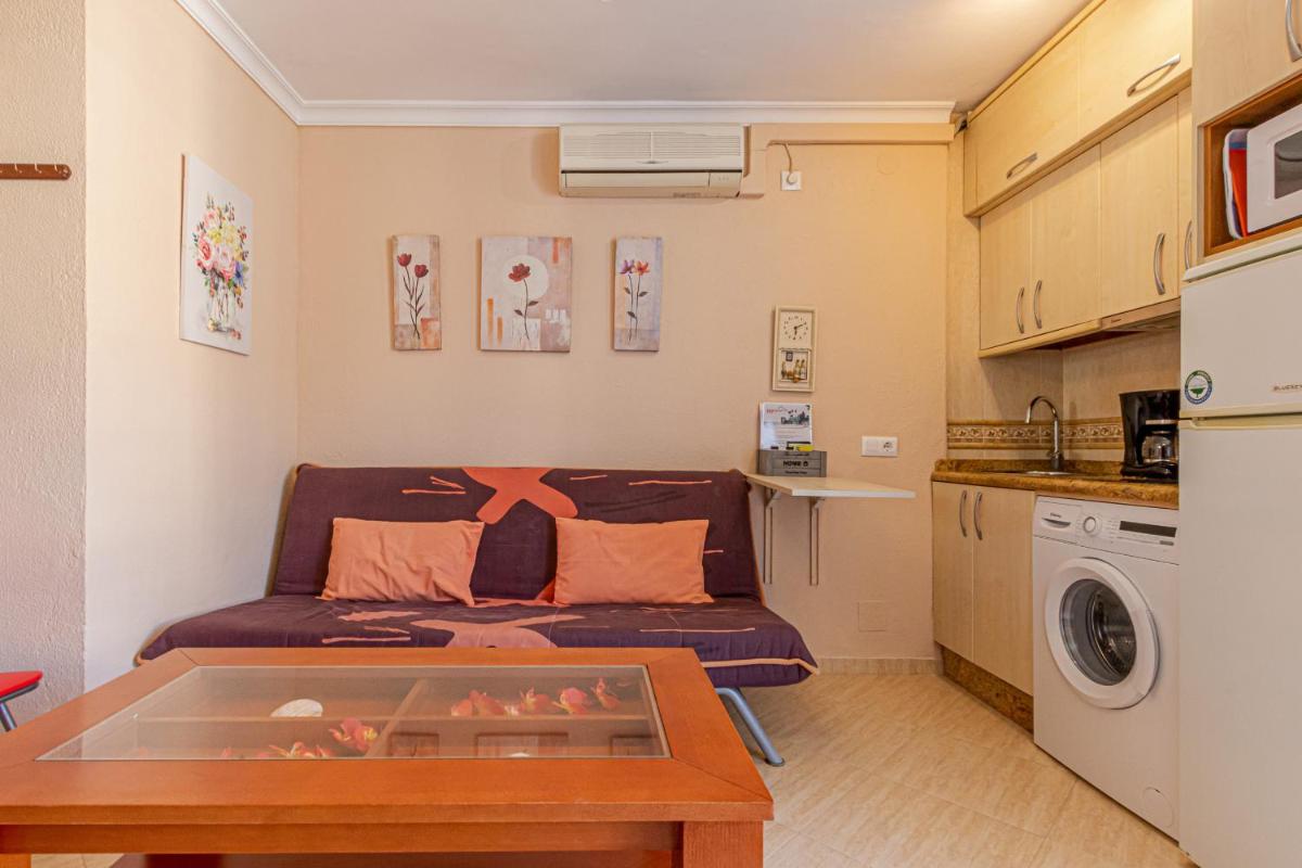 797 HOLIDAY RENTALS- Estudio para 3 en Benalmadena cerca de la playa photo 5
