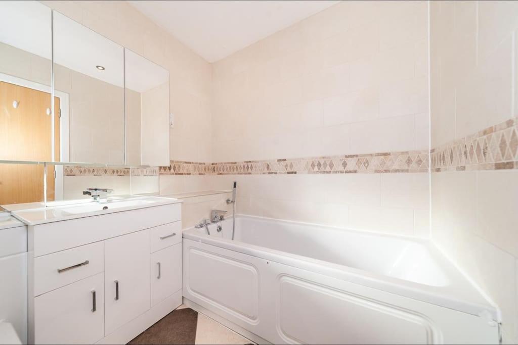 City Waterview 2B2B Lux Apartment