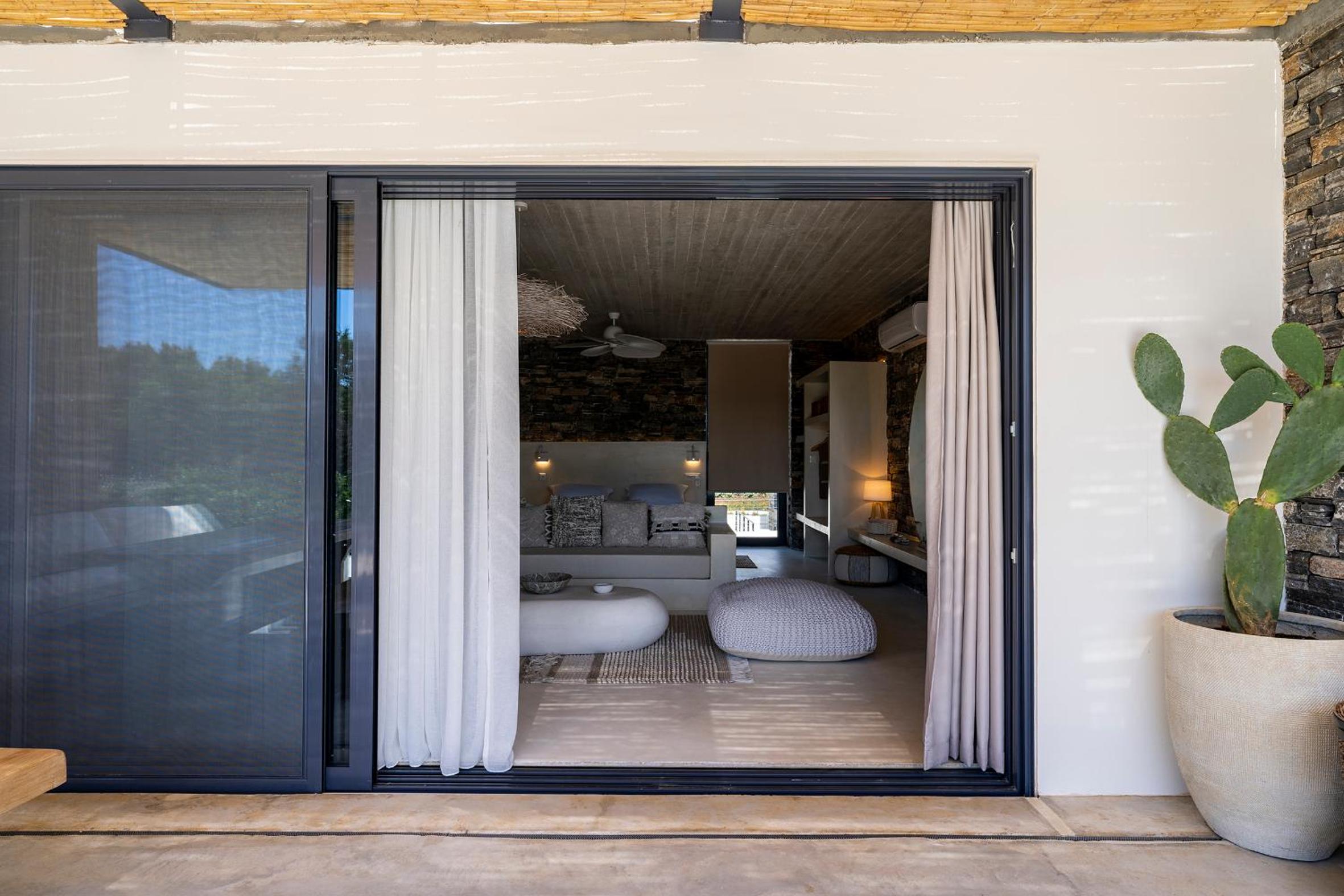 Akra Grammeno Beachfront Villas