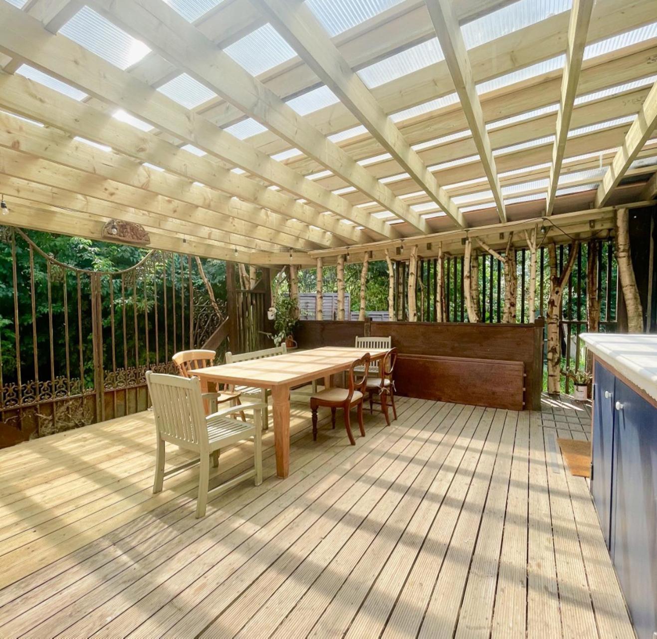 Tree Tops Holiday Let & Sauna South Downs West Sussex Sleeps 10 view 4