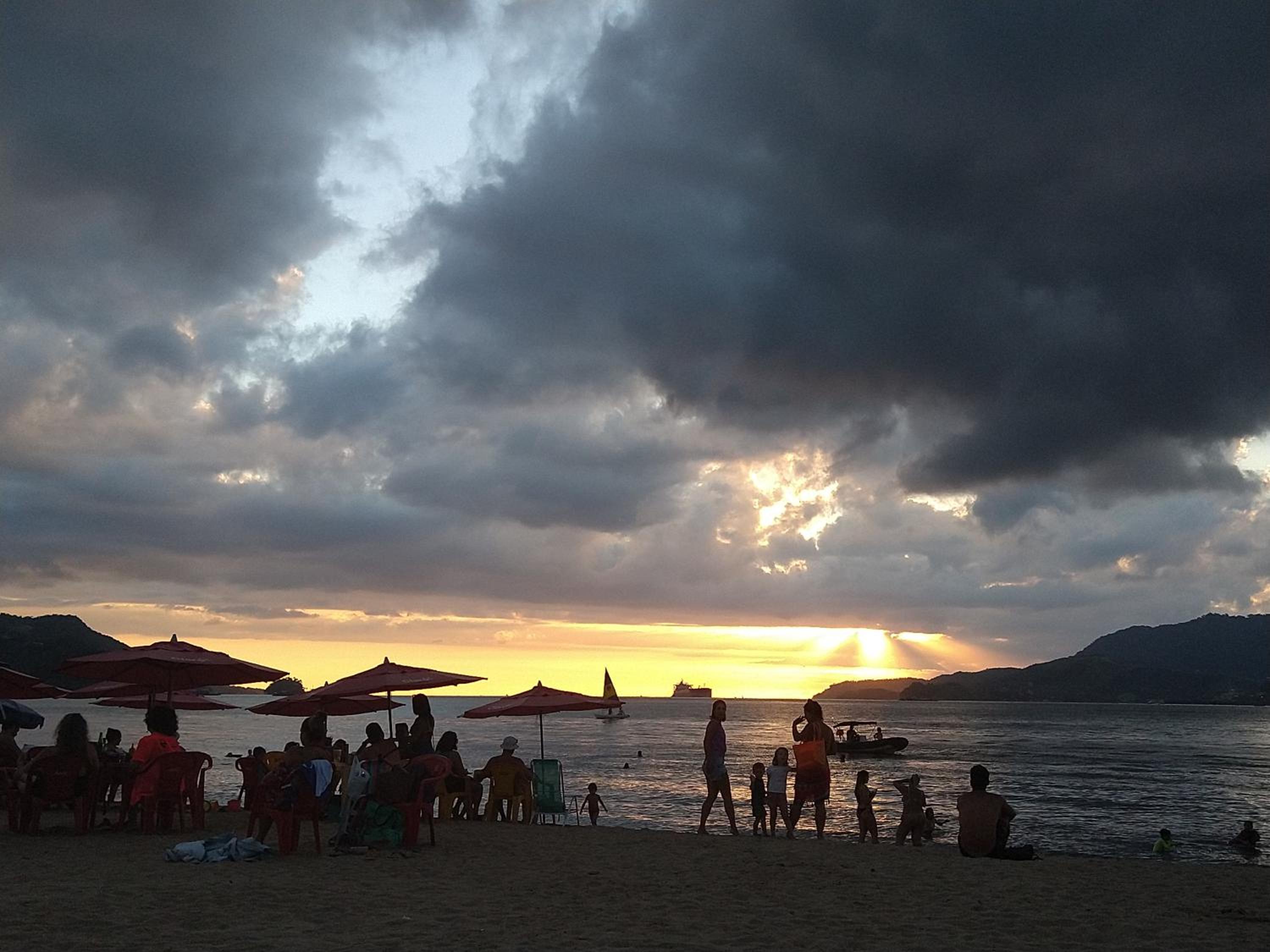 Suite completa Ilhabela - com varanda e vista panorâmica