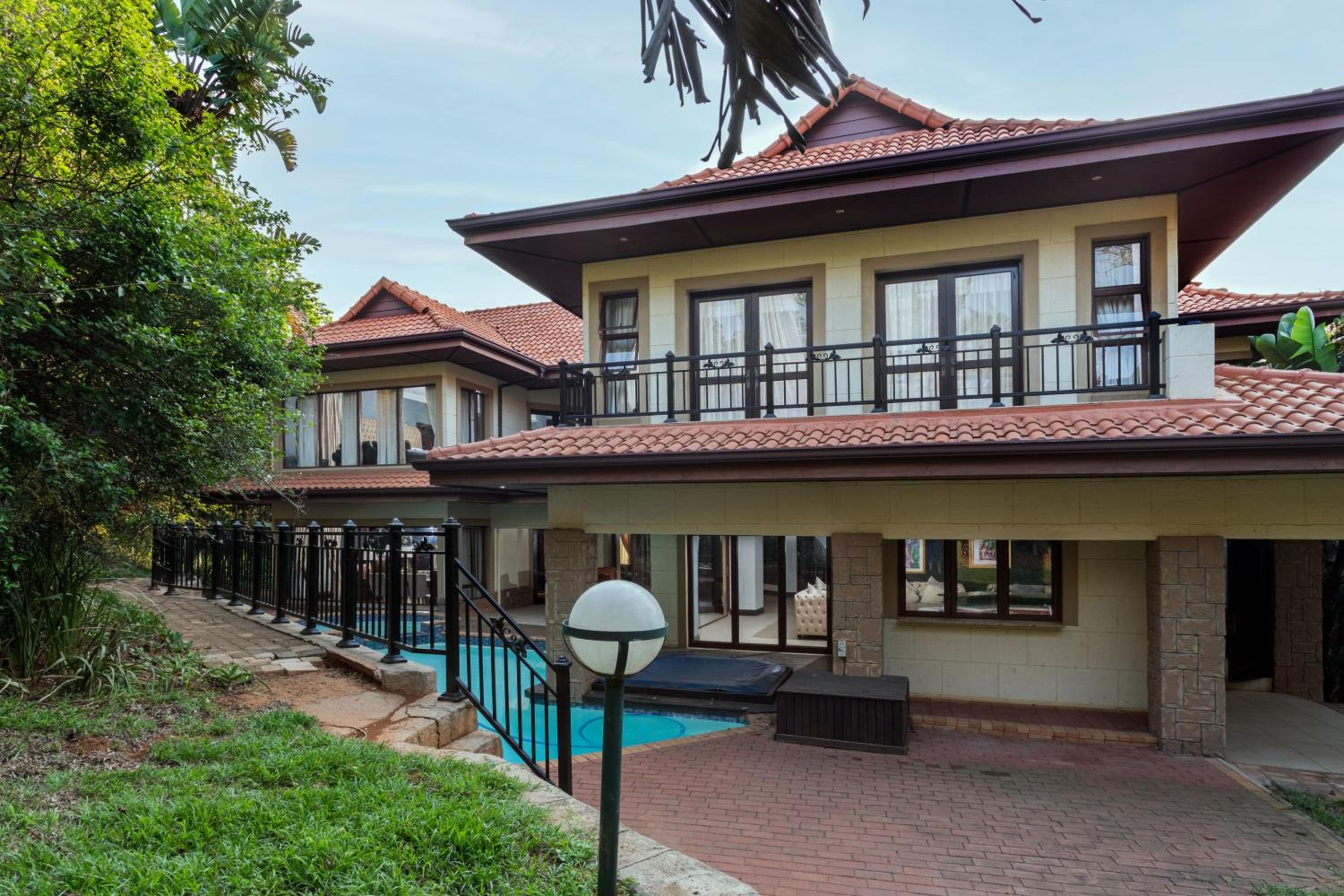 9 The Pin – Zimbali 6 Bedroom view 3