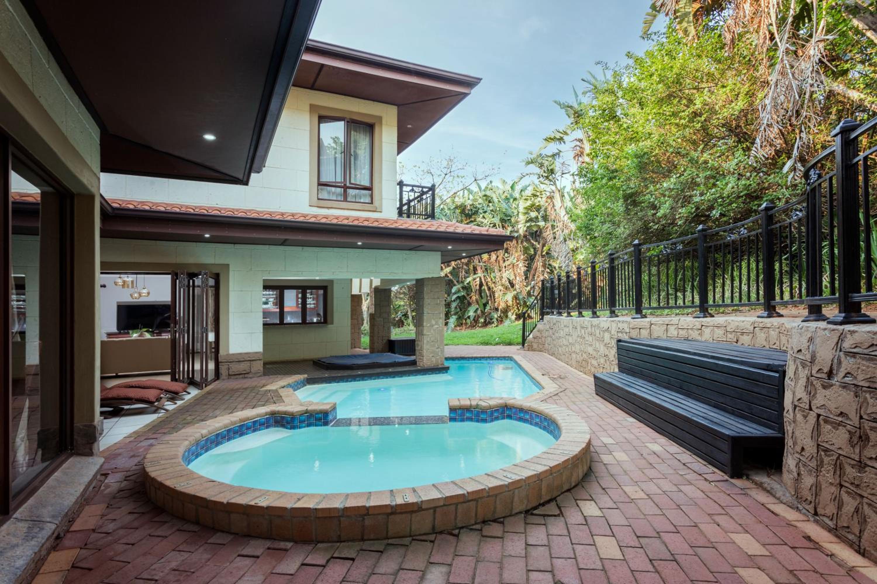 9 The Pin – Zimbali 6 Bedroom view 5