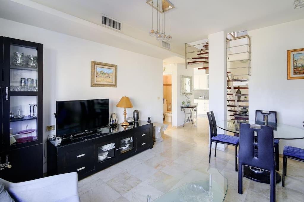 Duplex 2BR in Ben Yehuda by Holiday-rentals - Property Image 7