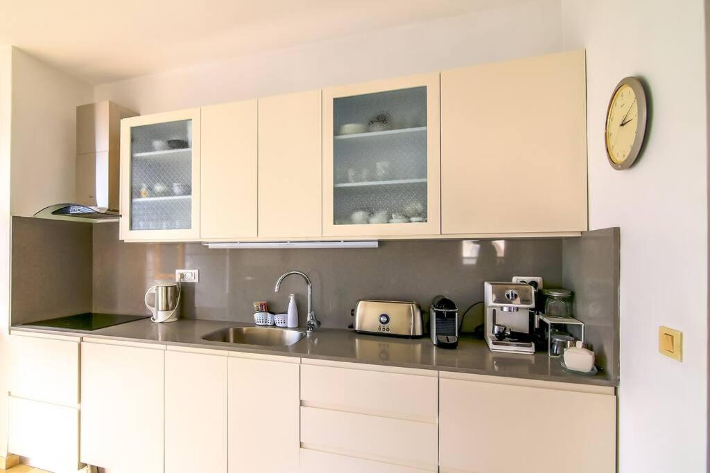 Duplex 2BR in Ben Yehuda by Holiday-rentals - Property Image 4