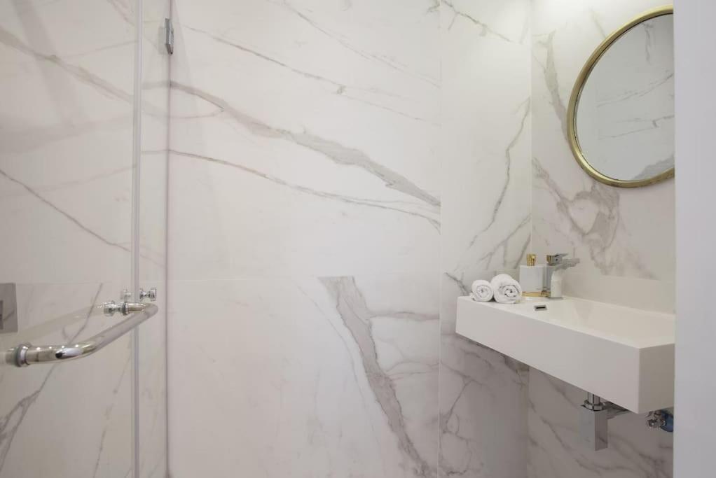 Modern 1BR in Dizengoff by Holiday-rentals view 5