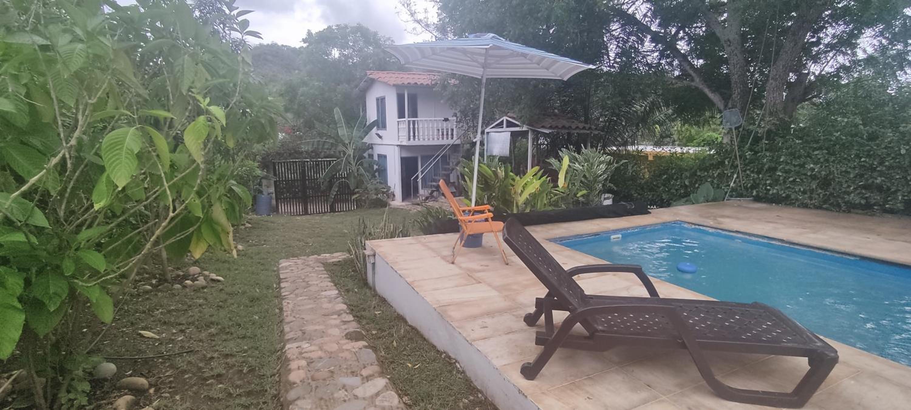 CASA FAMILIAR Y DE DESCANSO VILLA LORENZA - APULO CUND.