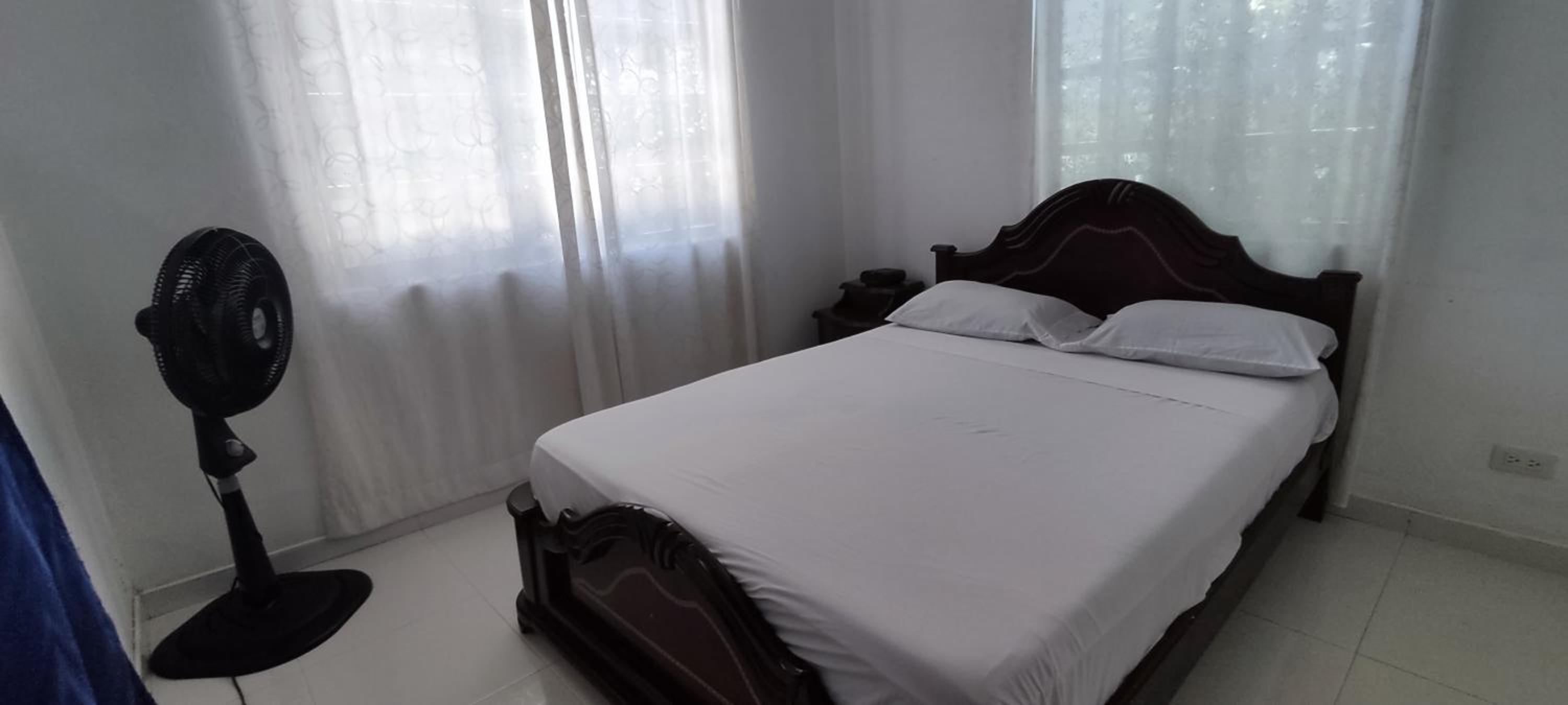 CASA FAMILIAR Y DE DESCANSO VILLA LORENZA - APULO CUND.