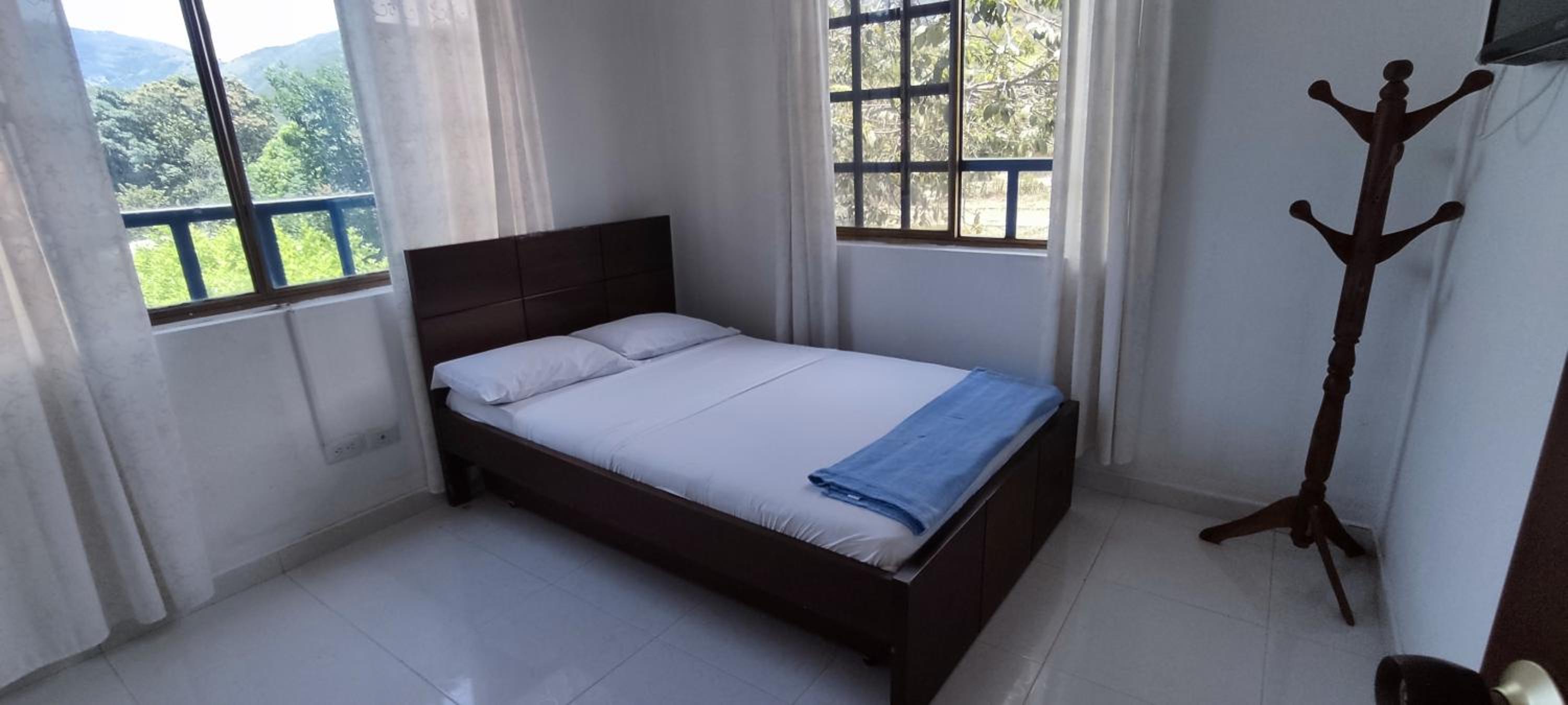 CASA FAMILIAR Y DE DESCANSO VILLA LORENZA - APULO CUND.