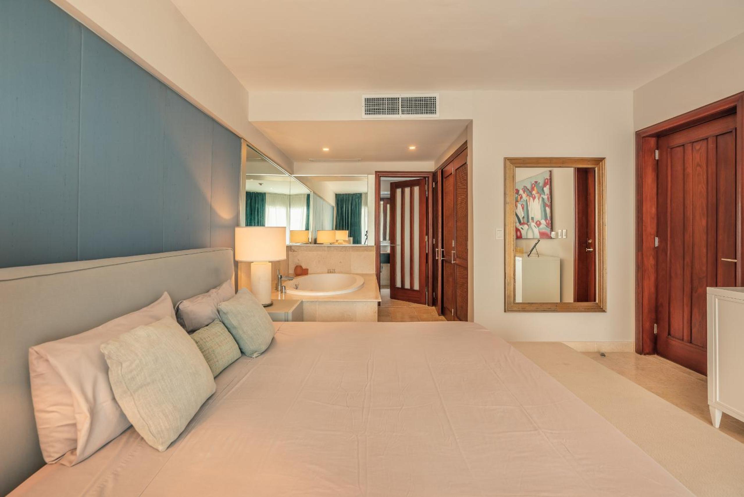 Apartment with ocen view at Punta Palmera CBD