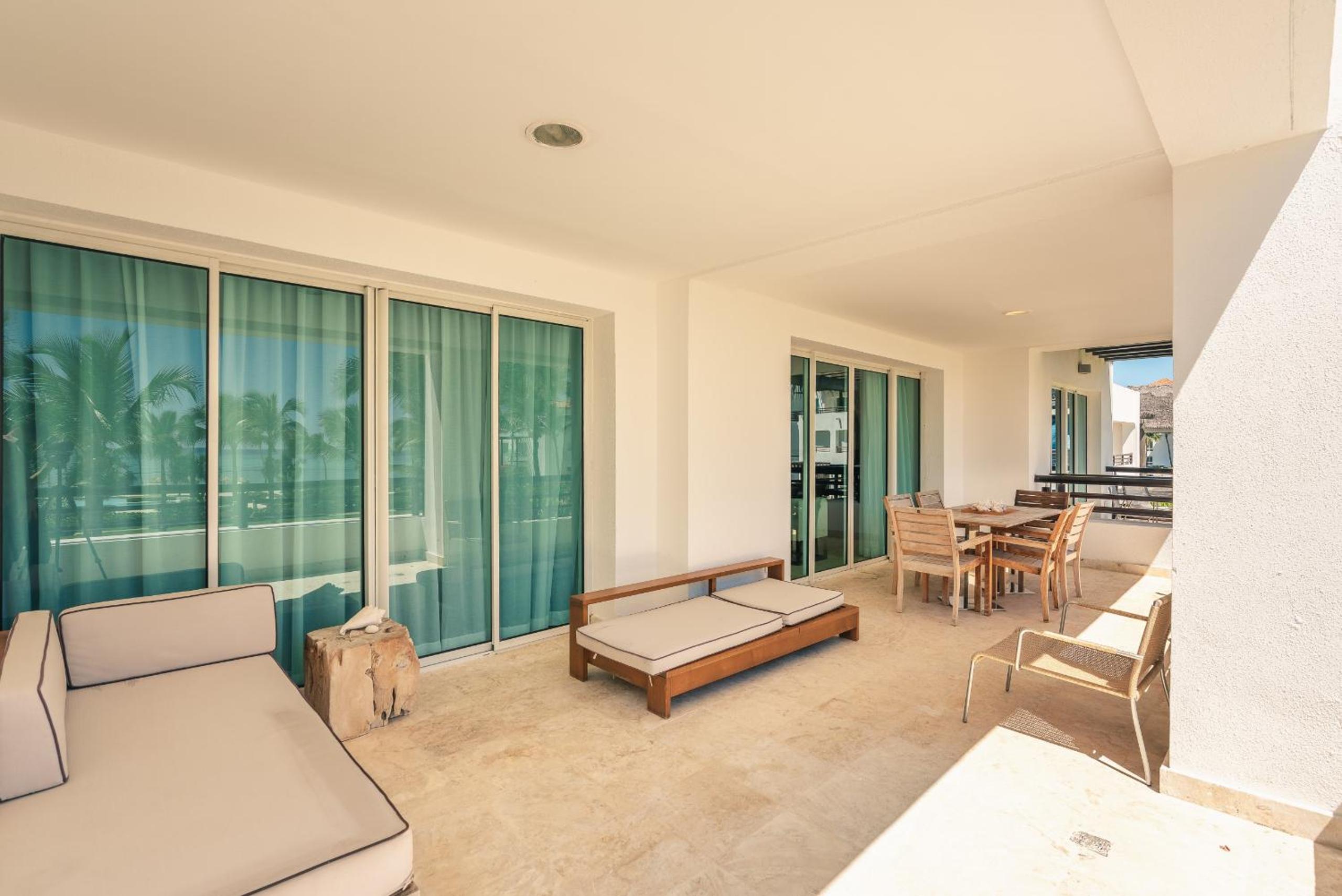 Apartment with ocen view at Punta Palmera CBD