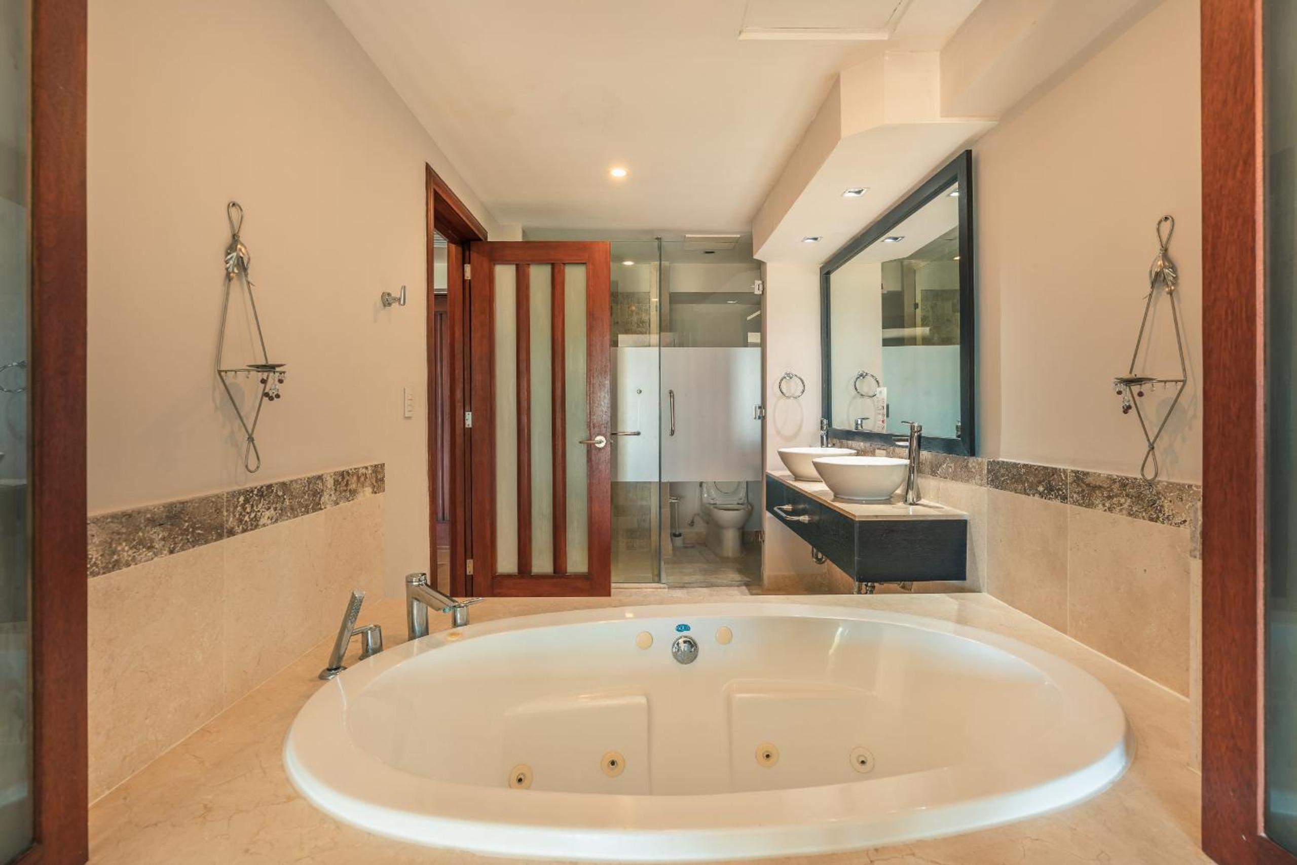 Apartment with ocen view at Punta Palmera CBD