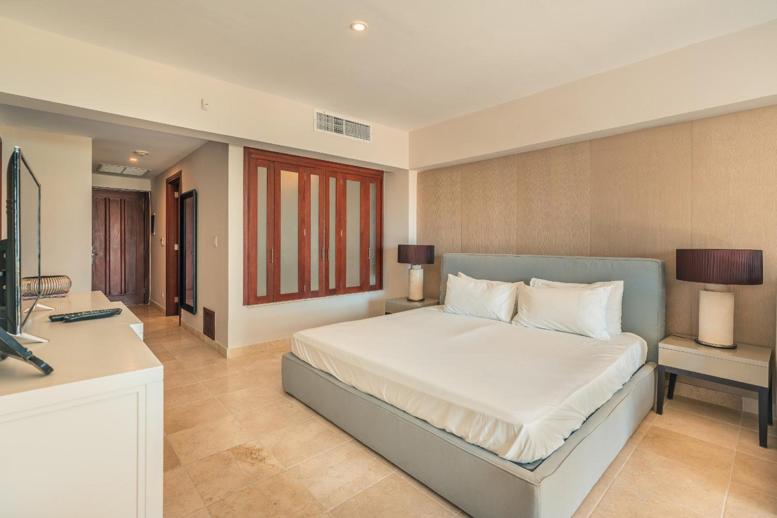 Apartment with ocen view at Punta Palmera CBD