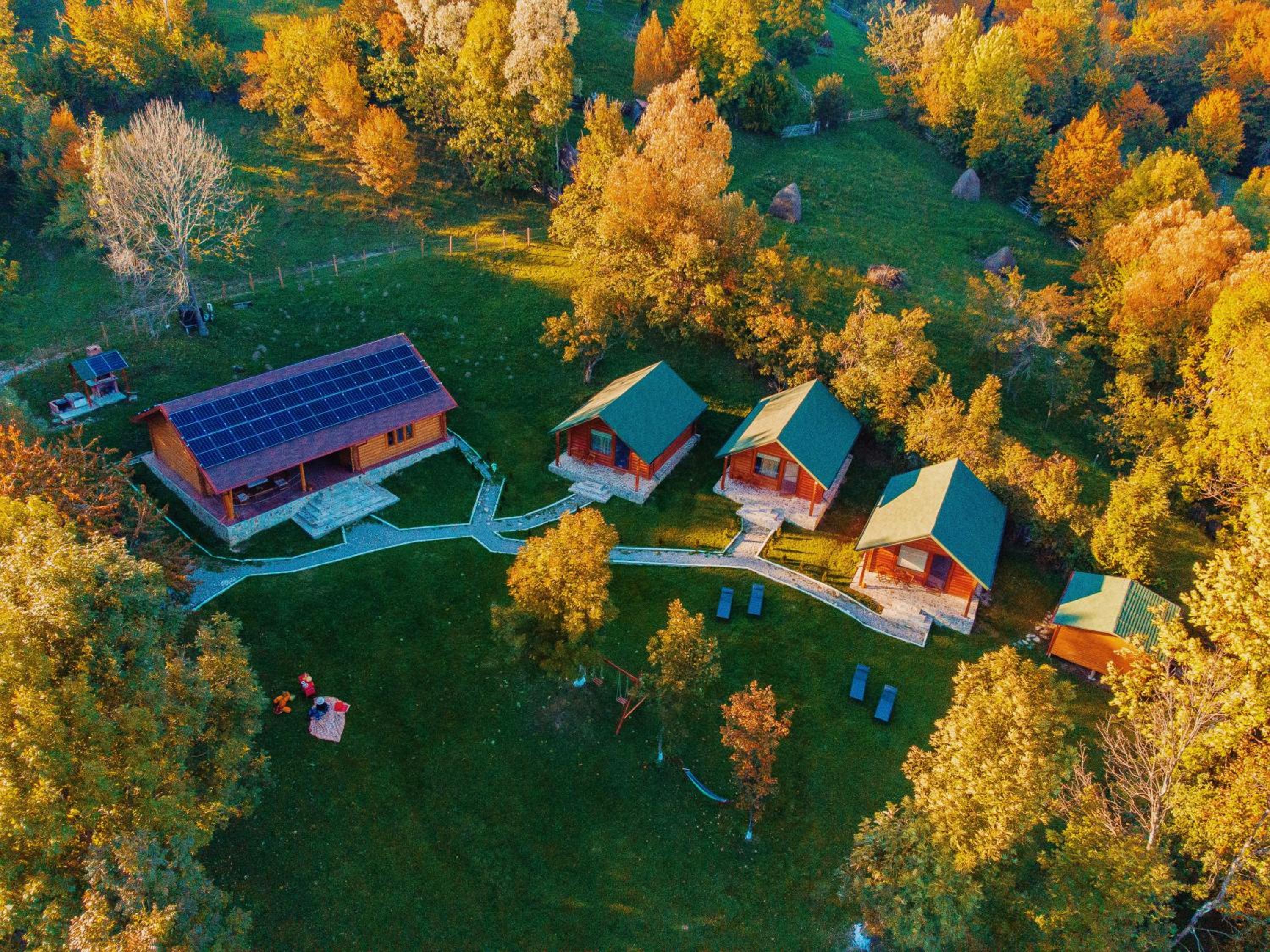 Complex turistic Traisteni din Valea Doftanei view 2