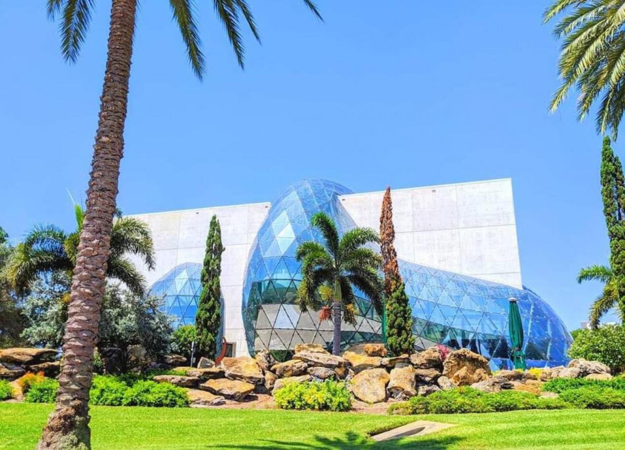 Hotel Sunshine-Shopping-Dining In the heart of Downtown - Image 1